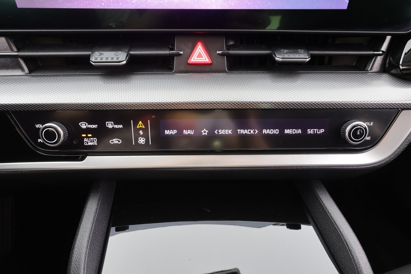 Kia Sportage 2023 1,6 T-GDI AWD Plug-in Hybrid Business Premium AT 265hv - | ACC | H&K | 360° | Lohko+Sisä | Sähköpenkit | Katvevaroitin | Ratinlämmitin | LED | Navi | Sähköluukku | Apple&Android | Puolinahat | Suomi-auto | Kahdet renkaat aluvanteilla | Merkkihuollettu | 
