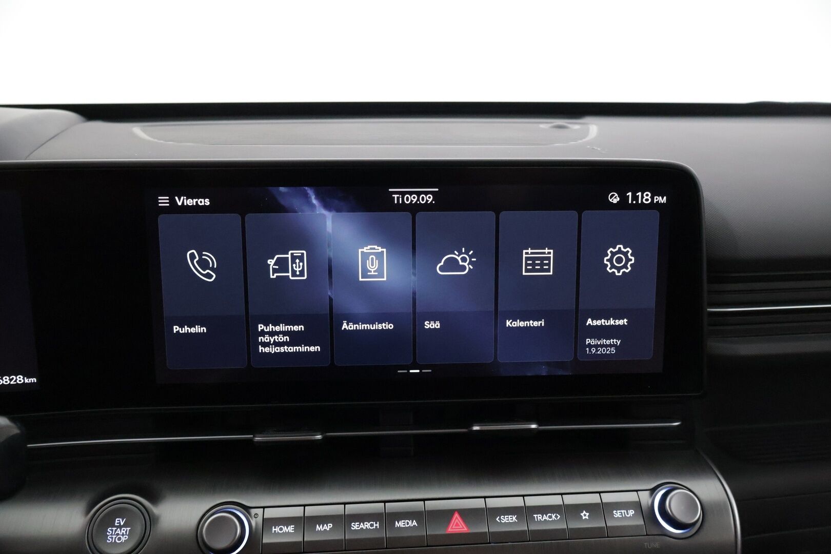Hyundai KONA Electric 2024 65 kWh 217 hv Premium * Adapt. Vakkari / Bose / Lämpöpumppu / 360 / Navi / HUD / Sähköluukku / LED * - 3,99 % KORKOTARJOUS TÄHÄN AUTOON 14.9. ASTI! - ALV-vähennyskelpoinen / 1-Omisteinen / Suomi-auto 
