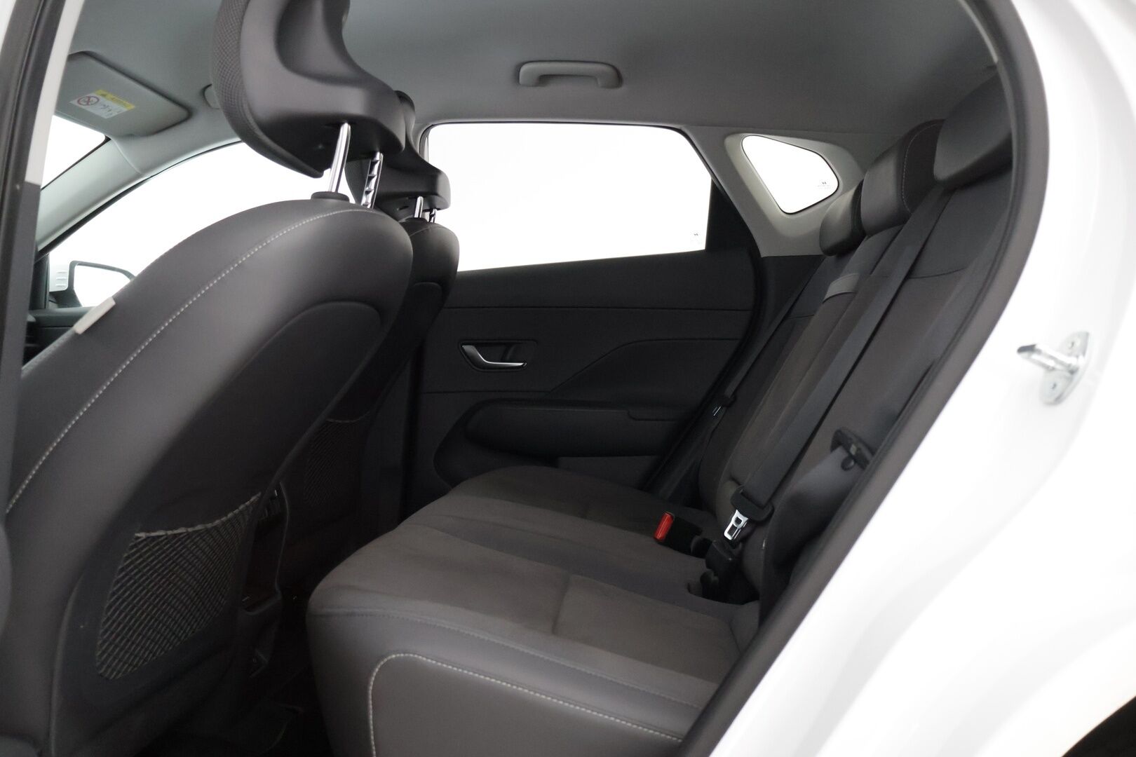 Hyundai KONA Electric 2024 65 kWh 217 hv Premium * Adapt. Vakkari / Bose / Lämpöpumppu / 360 / Navi / HUD / Sähköluukku / LED * - 3,99 % KORKOTARJOUS TÄHÄN AUTOON 14.9. ASTI! - ALV-vähennyskelpoinen / 1-Omisteinen / Suomi-auto 