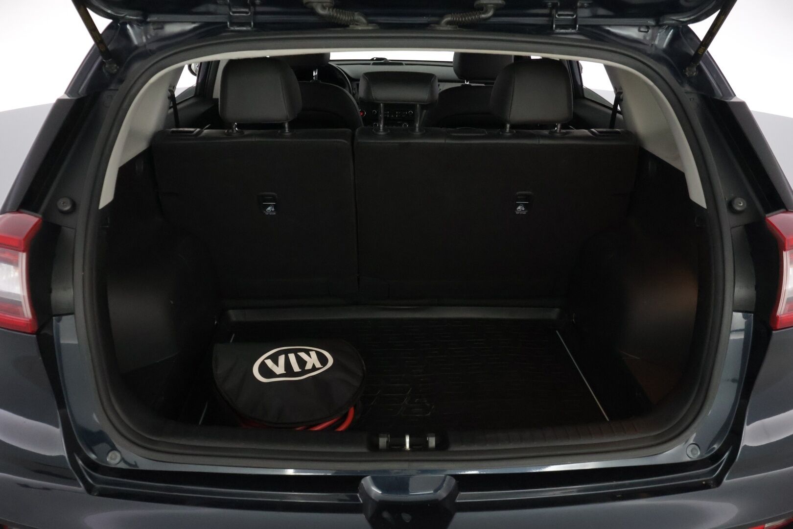 Kia Niro 2020 NIRO Electric Business Premium 64 kWh 204 hv */ Adapt. vakkari / Kaistavahti /  P.kamera / Navi / Carplay / 2x renkaat /* - Edulliset käyttökustannukset / Akku kuntotarkastettu / 2x renkaat