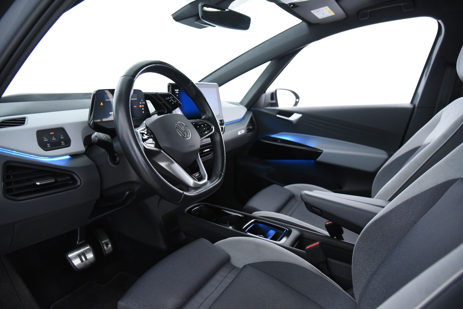 Volkswagen ID.3 2020 1ST Max 150 kW, akku 58 kWh / HUD / Hieronta / ACC / IQ-Light / Side Assist / Sportpenkit / - Lasikatto / Lämpöpumppu / Täyteen varusteltu! / 2x renkaat&vanteet