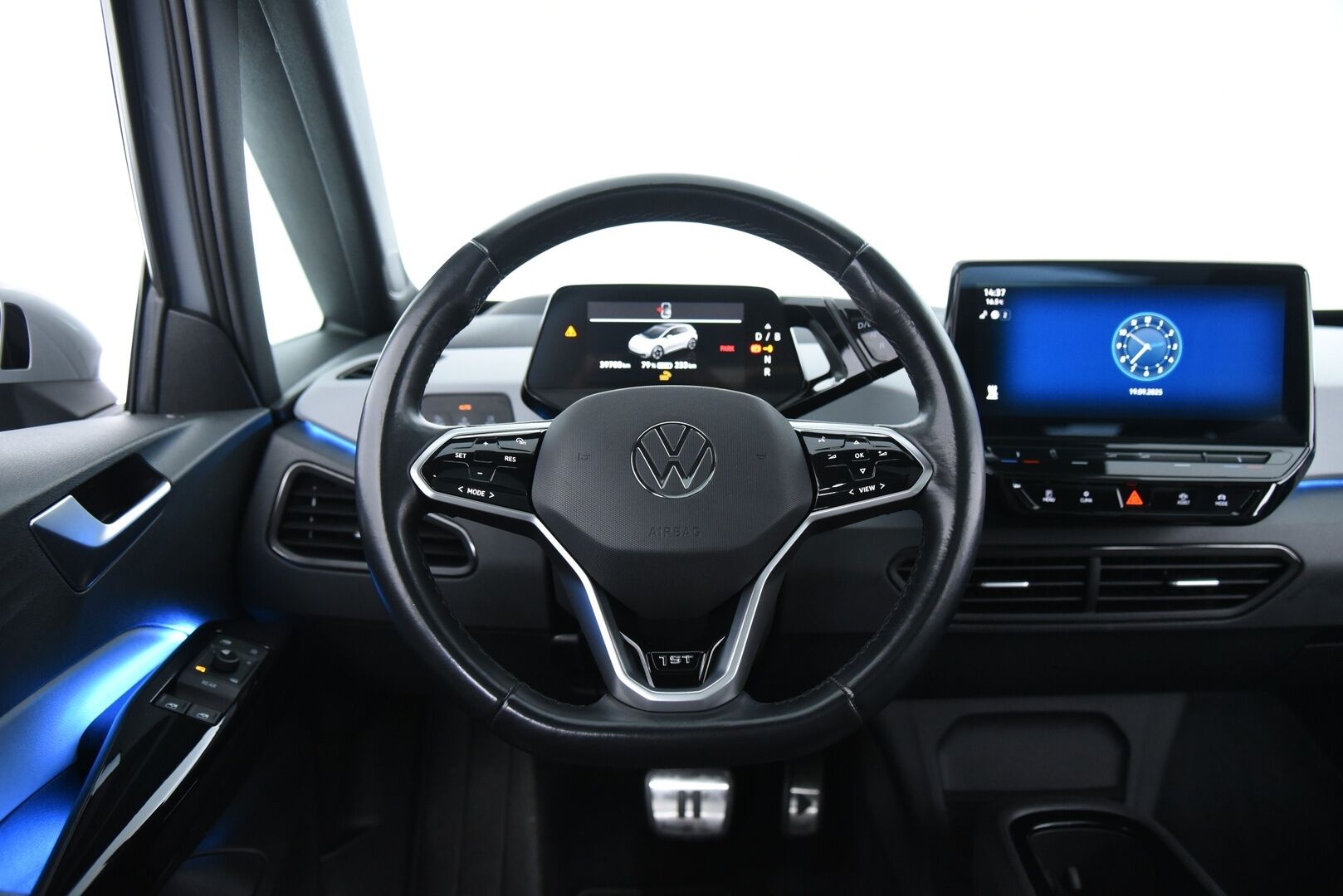Volkswagen ID.3 2020 1ST Max 150 kW, akku 58 kWh / HUD / Hieronta / ACC / IQ-Light / Side Assist / Sportpenkit / - Lasikatto / Lämpöpumppu / Täyteen varusteltu! / 2x renkaat&vanteet
