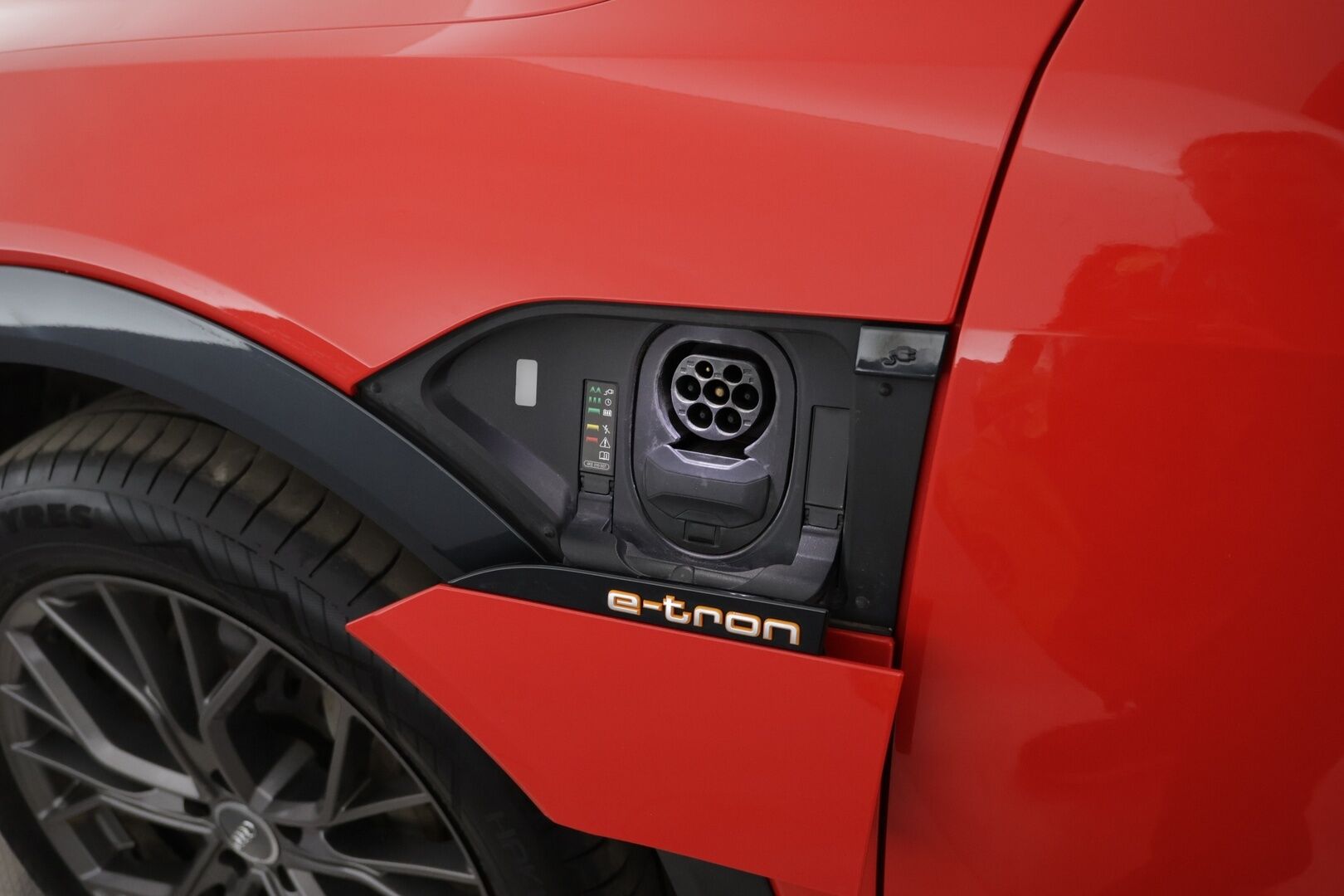 Audi e-tron 2021 Sportback Edition S line 55 quattro - | ACC | P.kamera | Matrix LED | Koukku | Digimittaristo | Sporttipenkit |