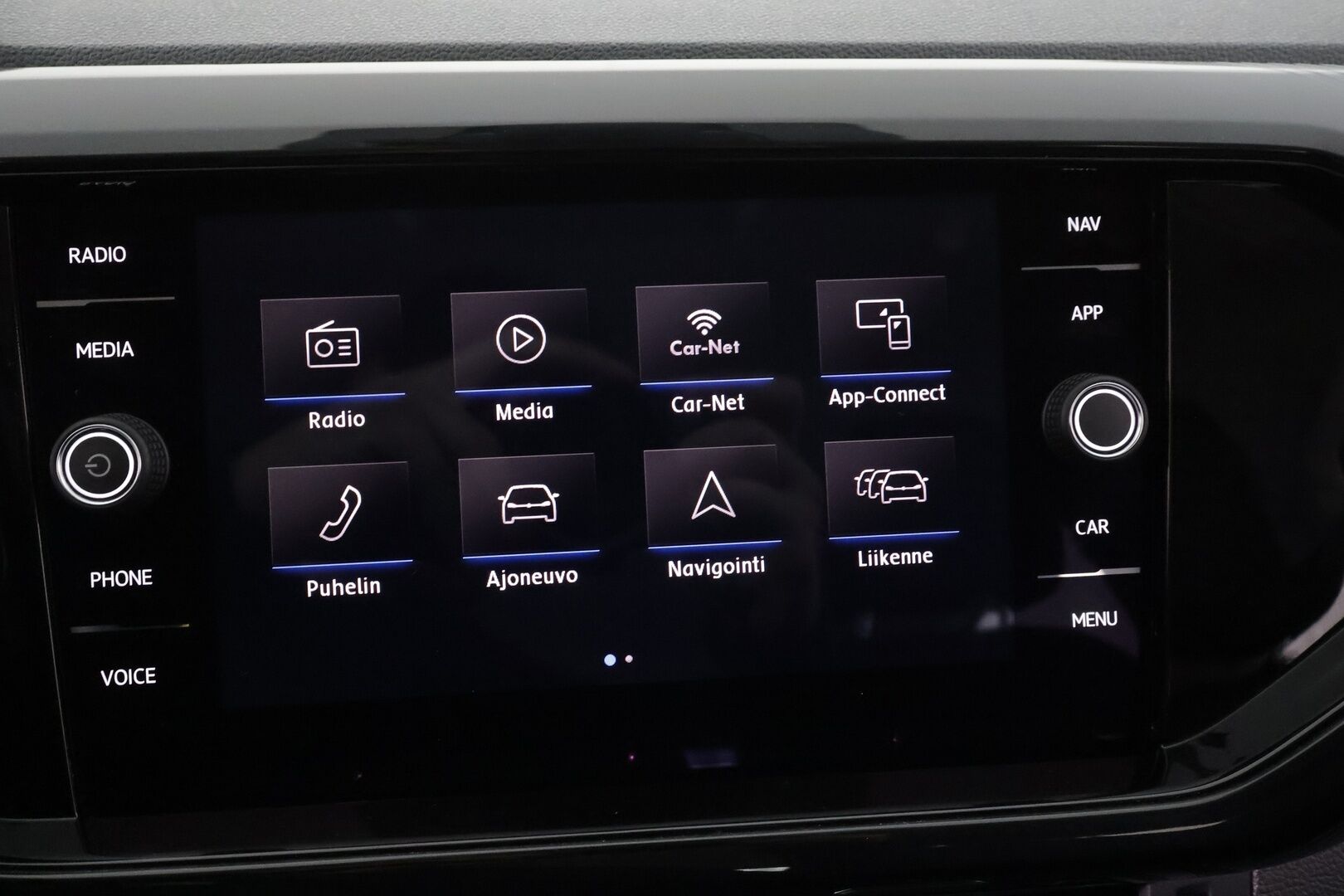 VOLKSWAGEN T-CROSS 2019 1,0 TSI 85 kW R-Line DSG-automaatti - | ACC | Beats | LED | Digimittaristo | Keyless | Lane Assist | BSM | RCTA | App-connect | Navi | P.tutkat | Aut. ilmastointi | 2x renkaat aluin | 