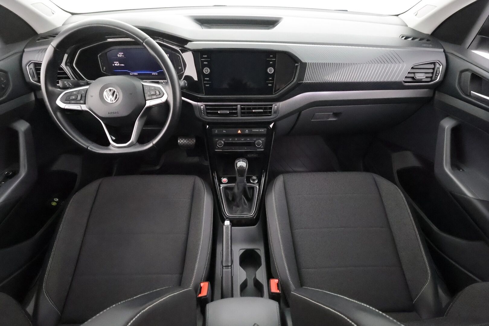 VOLKSWAGEN T-CROSS 2019 1,0 TSI 85 kW R-Line DSG-automaatti - | ACC | Beats | LED | Digimittaristo | Keyless | Lane Assist | BSM | RCTA | App-connect | Navi | P.tutkat | Aut. ilmastointi | 2x renkaat aluin | 