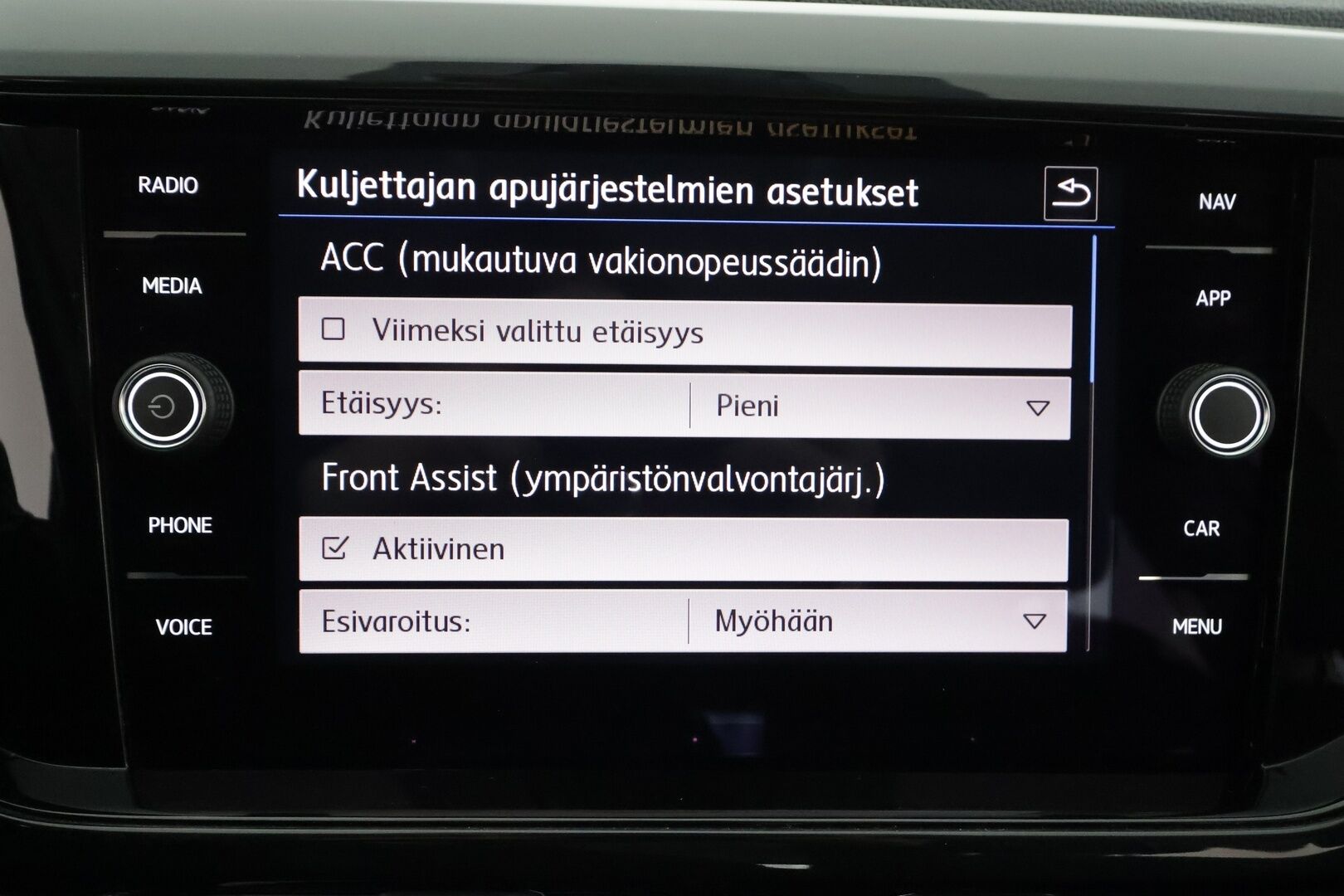 VOLKSWAGEN T-CROSS 2019 1,0 TSI 85 kW R-Line DSG-automaatti - | ACC | Beats | LED | Digimittaristo | Keyless | Lane Assist | BSM | RCTA | App-connect | Navi | P.tutkat | Aut. ilmastointi | 2x renkaat aluin | 