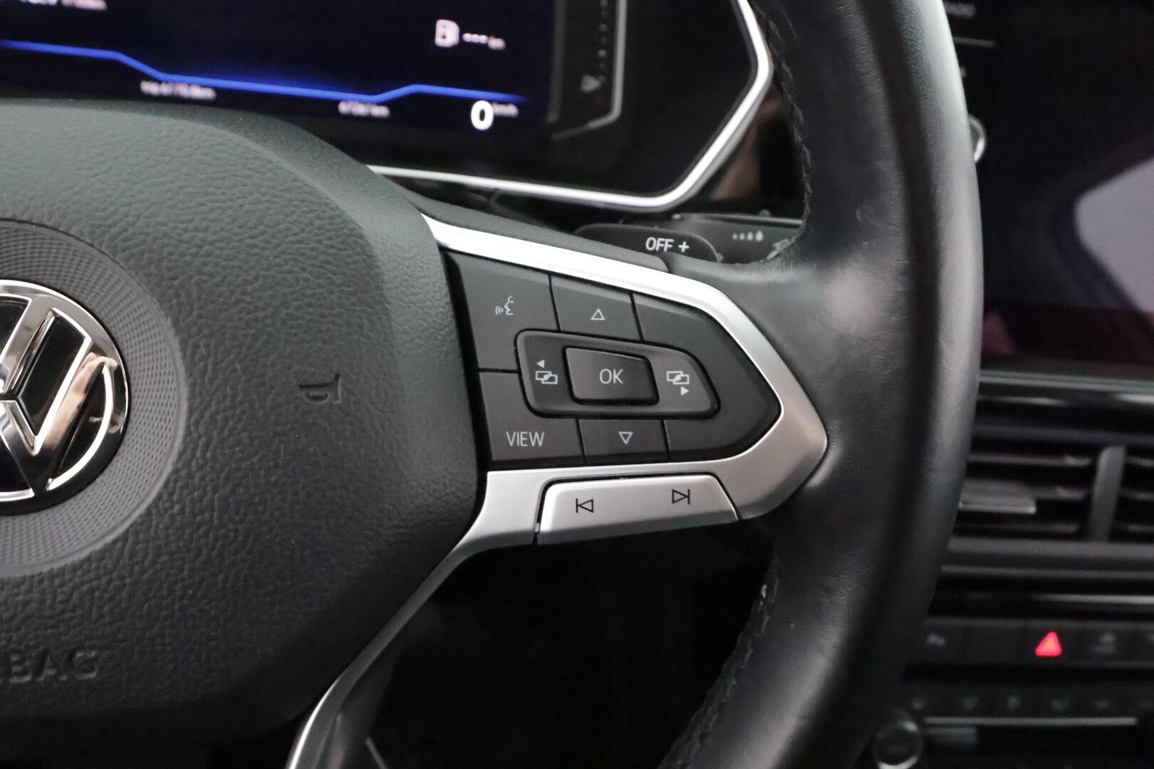 VOLKSWAGEN T-CROSS 2019 1,0 TSI 85 kW R-Line DSG-automaatti - | ACC | Beats | LED | Digimittaristo | Keyless | Lane Assist | BSM | RCTA | App-connect | Navi | P.tutkat | Aut. ilmastointi | 2x renkaat aluin | 