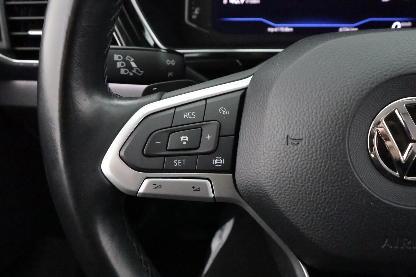 VOLKSWAGEN T-CROSS 2019 1,0 TSI 85 kW R-Line DSG-automaatti - | ACC | Beats | LED | Digimittaristo | Keyless | Lane Assist | BSM | RCTA | App-connect | Navi | P.tutkat | Aut. ilmastointi | 2x renkaat aluin | 