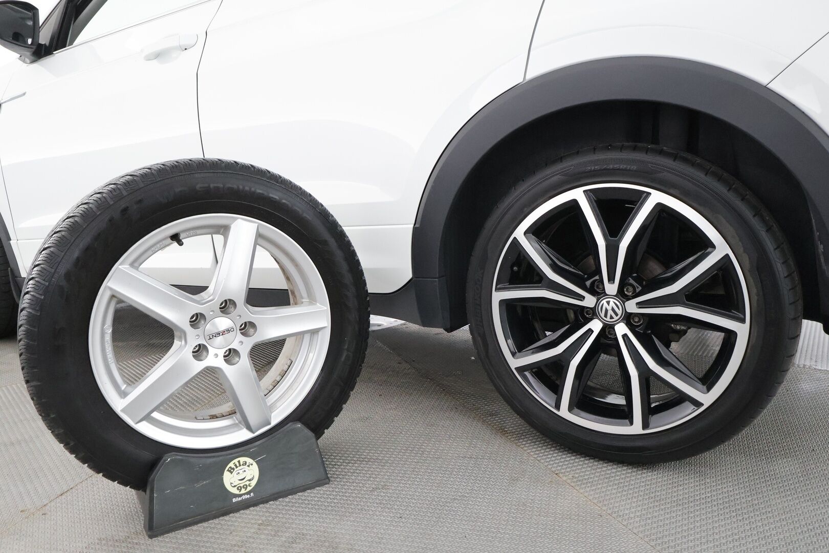 VOLKSWAGEN T-CROSS 2019 1,0 TSI 85 kW R-Line DSG-automaatti - | ACC | Beats | LED | Digimittaristo | Keyless | Lane Assist | BSM | RCTA | App-connect | Navi | P.tutkat | Aut. ilmastointi | 2x renkaat aluin | 