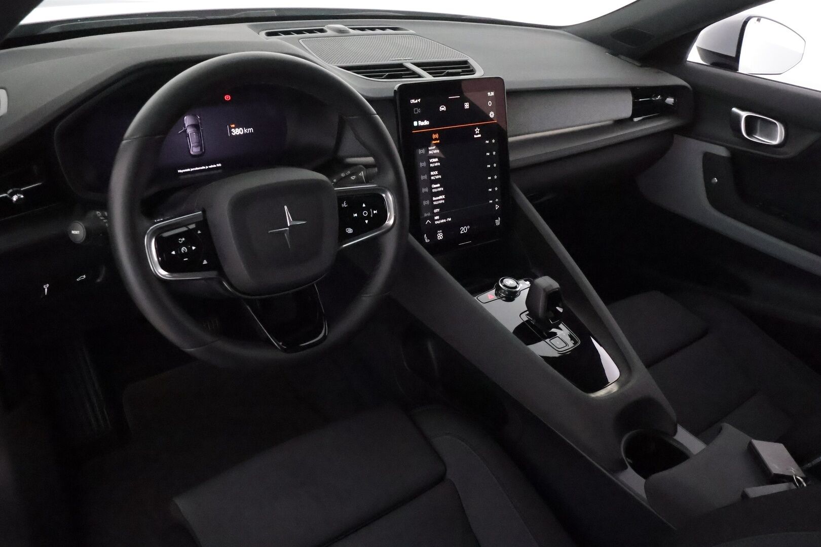 Polestar 2 2021 Launch Edition Performance, 300kW 78kWh **ACC / Lasikatto / H&K / Muistipenkki / 360° / Koukku / Pixel LED** - 3,99 % KORKOTARJOUS TÄHÄN AUTOON 31.8. ASTI! - Kahdet renkaat aluvanteilla / Merkkihuollettu