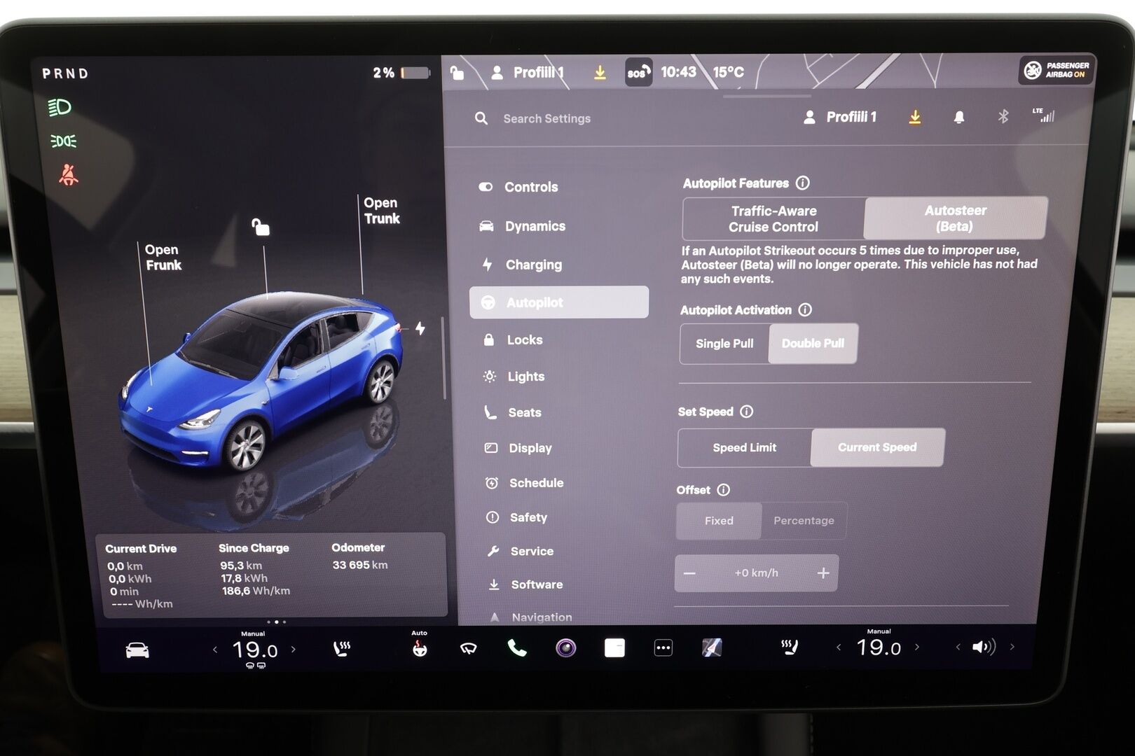 Tesla Model Y 2023 RWD * Koukku / ILP / ACC / Lasikatto / Matrix-LED / P.Kamera / Muistipenkki / Premium Audio / Navi / Kaistavahti * - 1-om Suomi-auto / 2x Latauskaapelit / Kahdet renkaat - HULLUT BLACKWEEK JATKOT - KORKOTARJOUS 2,49%