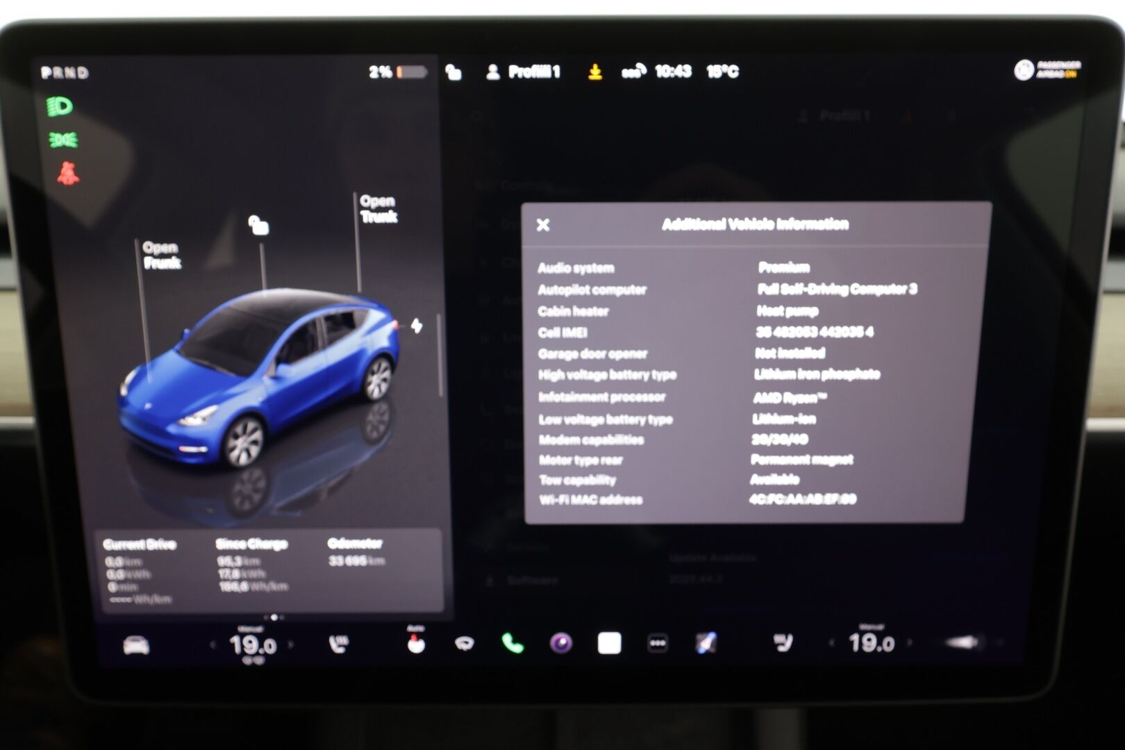 Tesla Model Y 2023 RWD * Koukku / ILP / ACC / Lasikatto / Matrix-LED / P.Kamera / Muistipenkki / Premium Audio / Navi / Kaistavahti * - 1-om Suomi-auto / 2x Latauskaapelit / Kahdet renkaat - HULLUT BLACKWEEK JATKOT - KORKOTARJOUS 2,49%