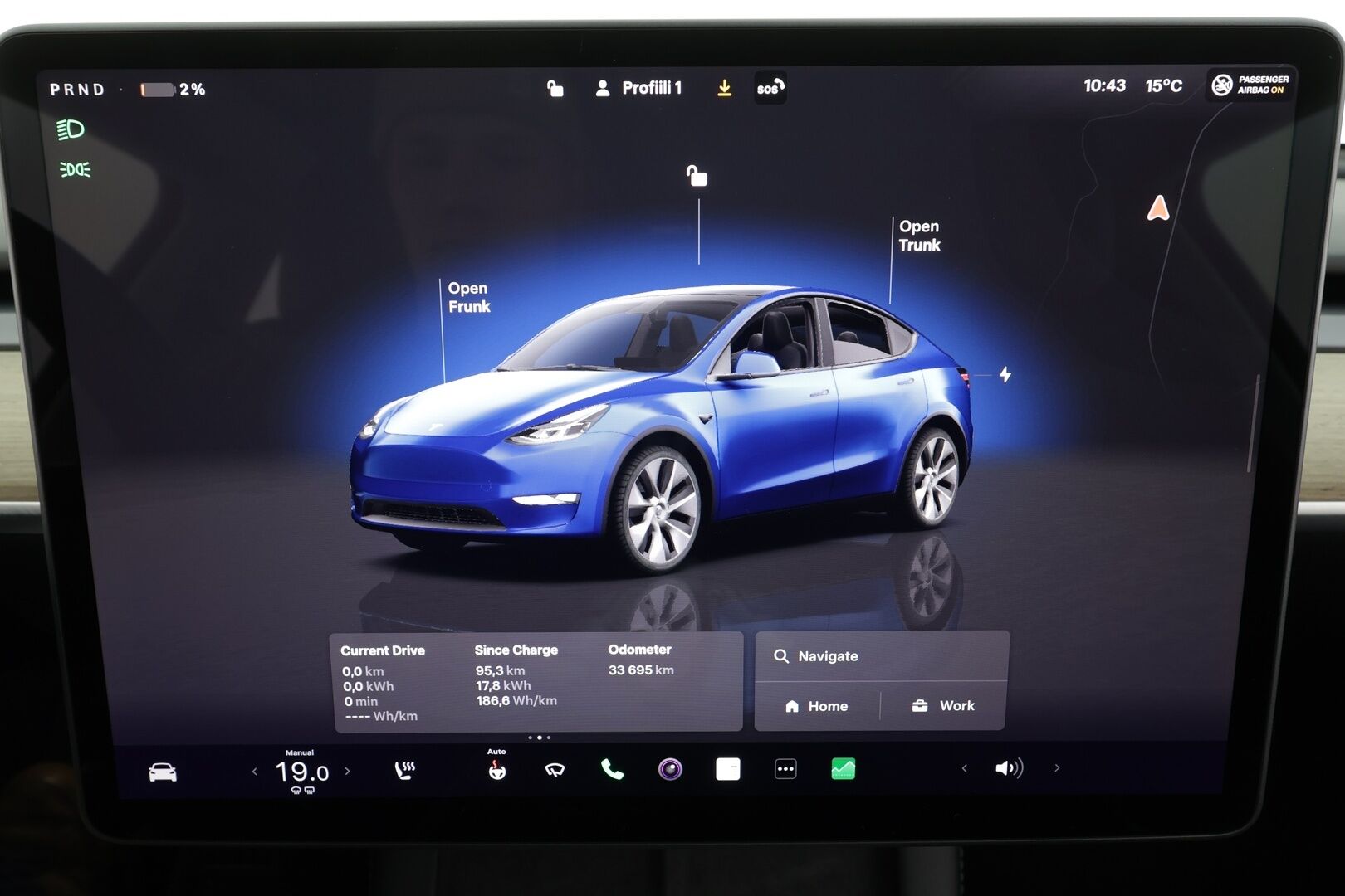 Tesla Model Y 2023 RWD * Koukku / ILP / ACC / Lasikatto / Matrix-LED / P.Kamera / Muistipenkki / Premium Audio / Navi / Kaistavahti * - 1-om Suomi-auto / 2x Latauskaapelit / Kahdet renkaat - HULLUT BLACKWEEK JATKOT - KORKOTARJOUS 2,49%