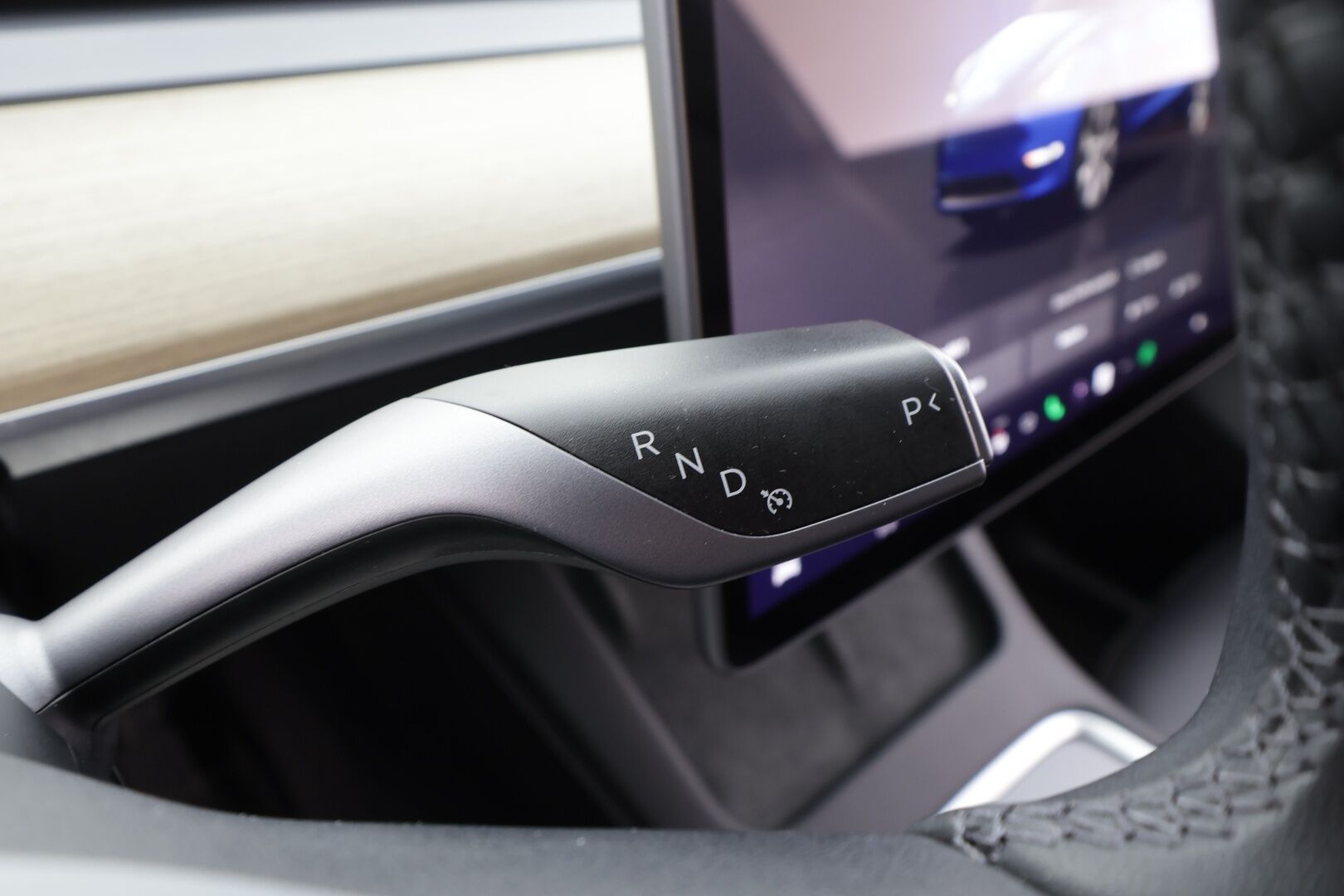 Tesla Model Y 2023 RWD * Koukku / ILP / ACC / Lasikatto / Matrix-LED / P.Kamera / Muistipenkki / Premium Audio / Navi / Kaistavahti * - 1-om Suomi-auto / 2x Latauskaapelit / Kahdet renkaat - HULLUT BLACKWEEK JATKOT - KORKOTARJOUS 2,49%