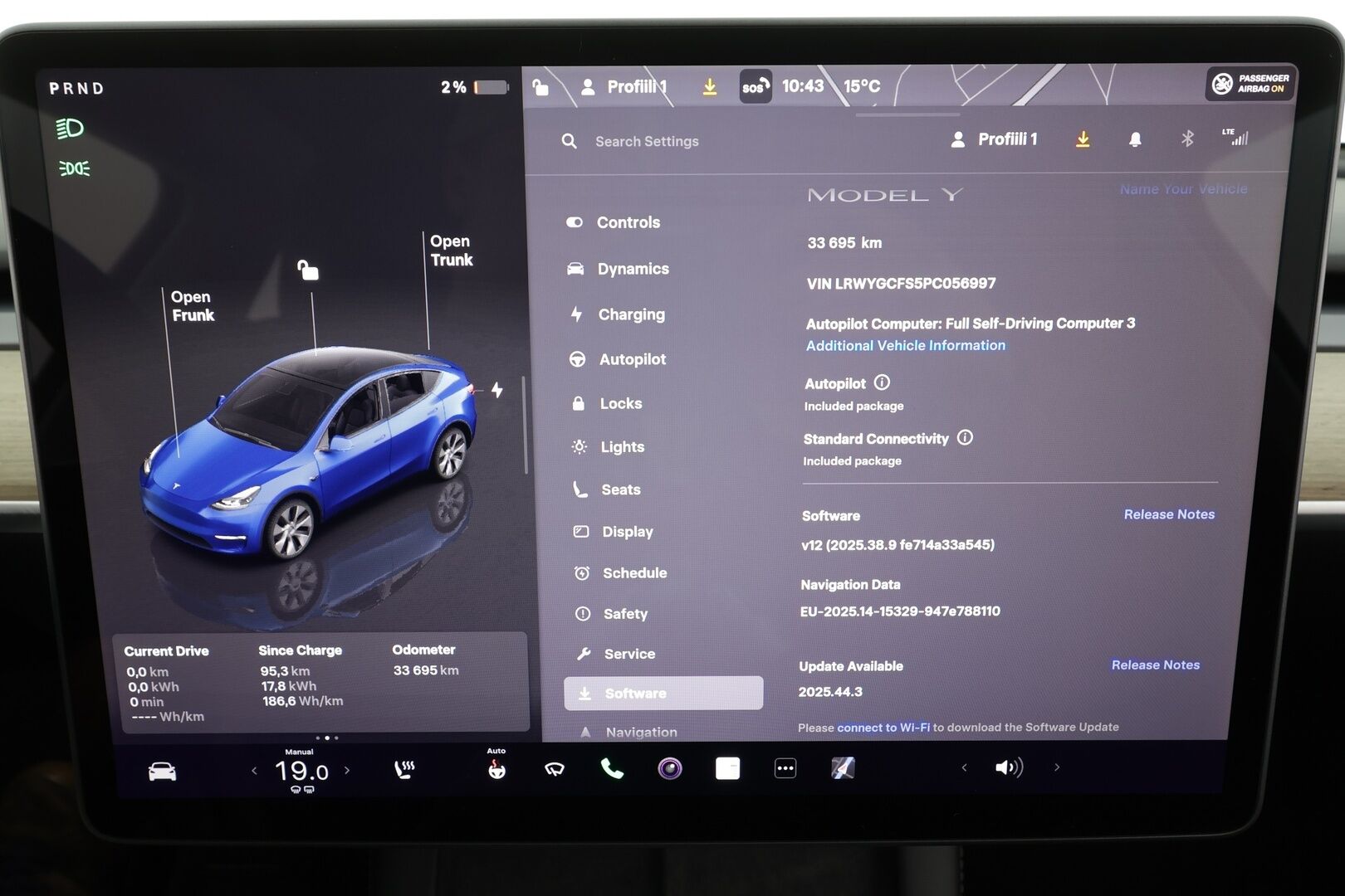 Tesla Model Y 2023 RWD * Koukku / ILP / ACC / Lasikatto / Matrix-LED / P.Kamera / Muistipenkki / Premium Audio / Navi / Kaistavahti * - 1-om Suomi-auto / 2x Latauskaapelit / Kahdet renkaat - HULLUT BLACKWEEK JATKOT - KORKOTARJOUS 2,49%