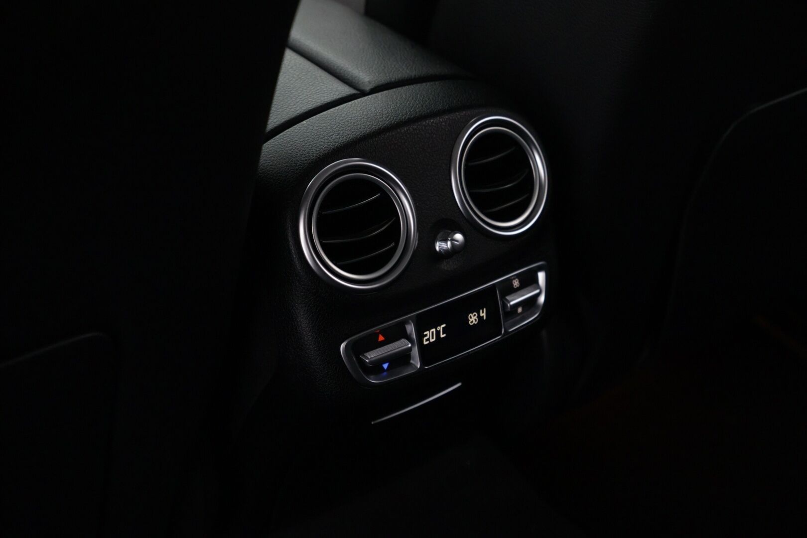 Mercedes-Benz E 2019 300 de T A Business Avantgarde Edition EQ Power - UPEAT VARUSTEET | Burmester | DTR+ | Multibeam LED | P.kamera | Widescreen | Sähk. vetokoukku | BLIS | Ambient light.