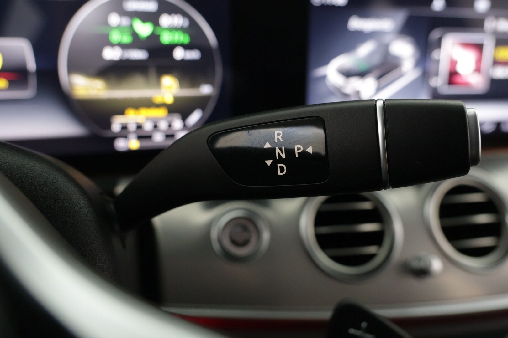 Mercedes-Benz E 2019 300 de T A Business Avantgarde Edition EQ Power - UPEAT VARUSTEET | Burmester | DTR+ | Multibeam LED | P.kamera | Widescreen | Sähk. vetokoukku | BLIS | Ambient light.