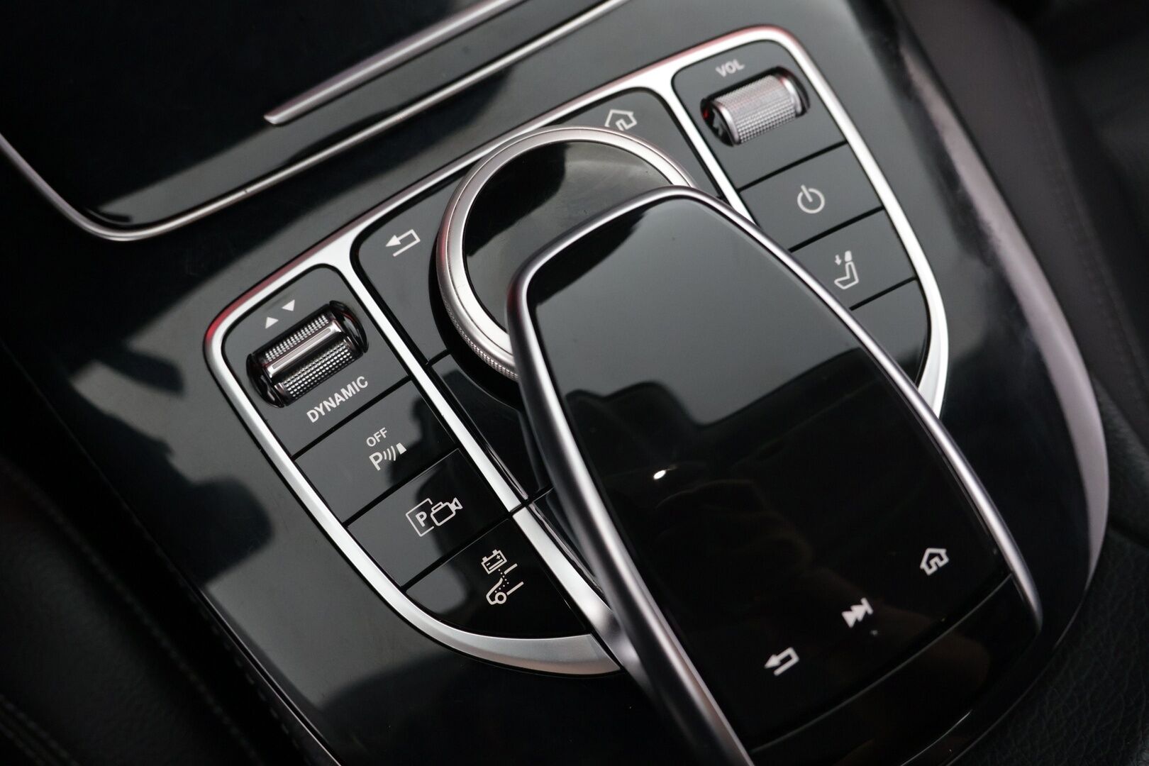 Mercedes-Benz E 2019 300 de T A Business Avantgarde Edition EQ Power - UPEAT VARUSTEET | Burmester | DTR+ | Multibeam LED | P.kamera | Widescreen | Sähk. vetokoukku | BLIS | Ambient light.