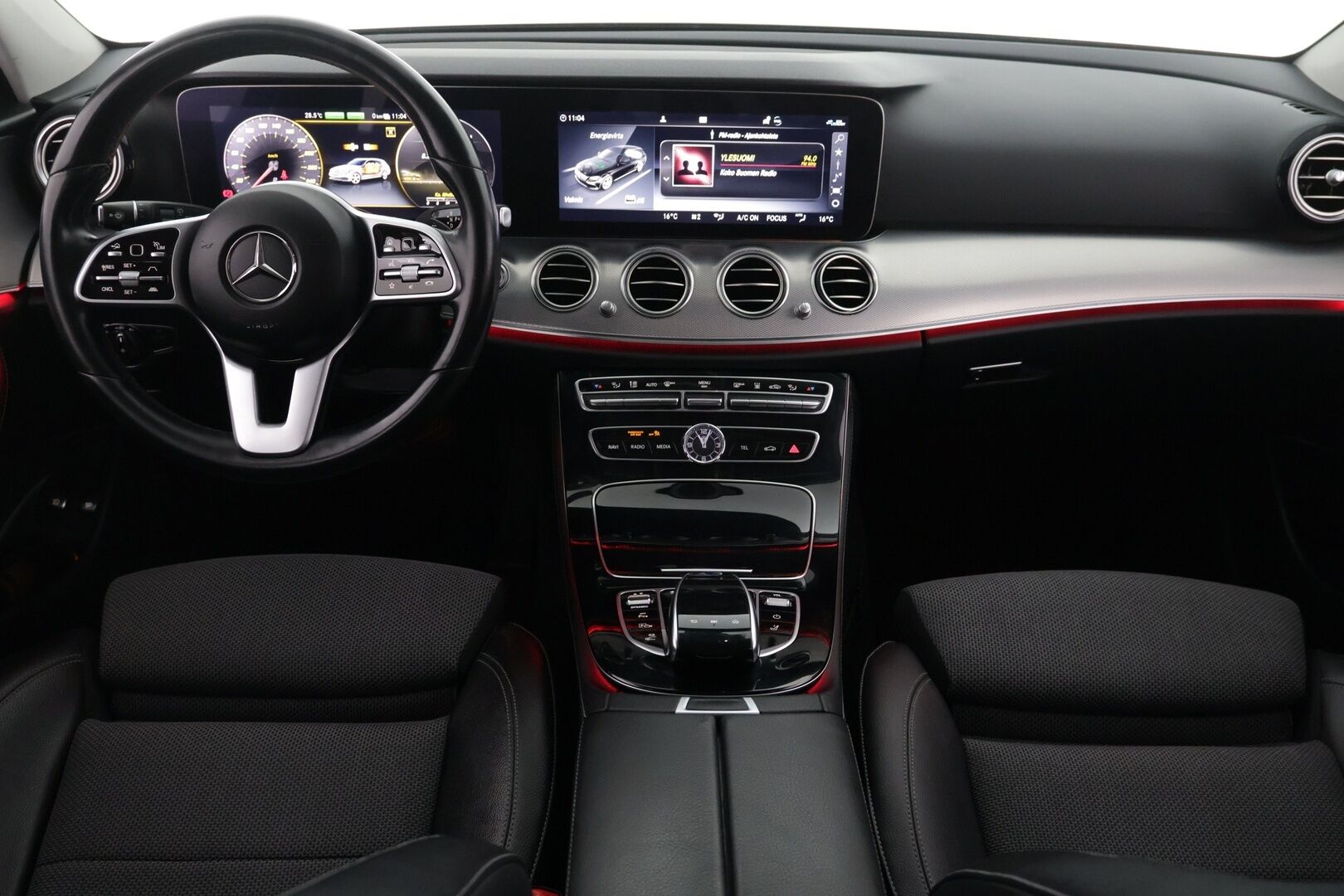 Mercedes-Benz E 2019 300 de T A Business Avantgarde Edition EQ Power - UPEAT VARUSTEET | Burmester | DTR+ | Multibeam LED | P.kamera | Widescreen | Sähk. vetokoukku | BLIS | Ambient light.