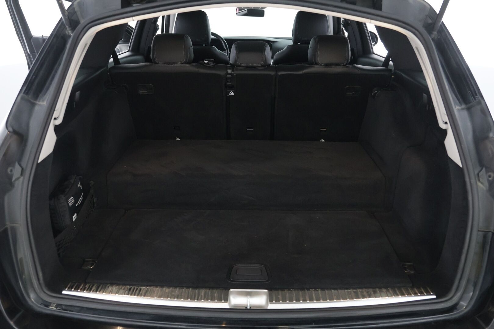 Mercedes-Benz E 2019 300 de T A Business Avantgarde Edition EQ Power - UPEAT VARUSTEET | Burmester | DTR+ | Multibeam LED | P.kamera | Widescreen | Sähk. vetokoukku | BLIS | Ambient light.