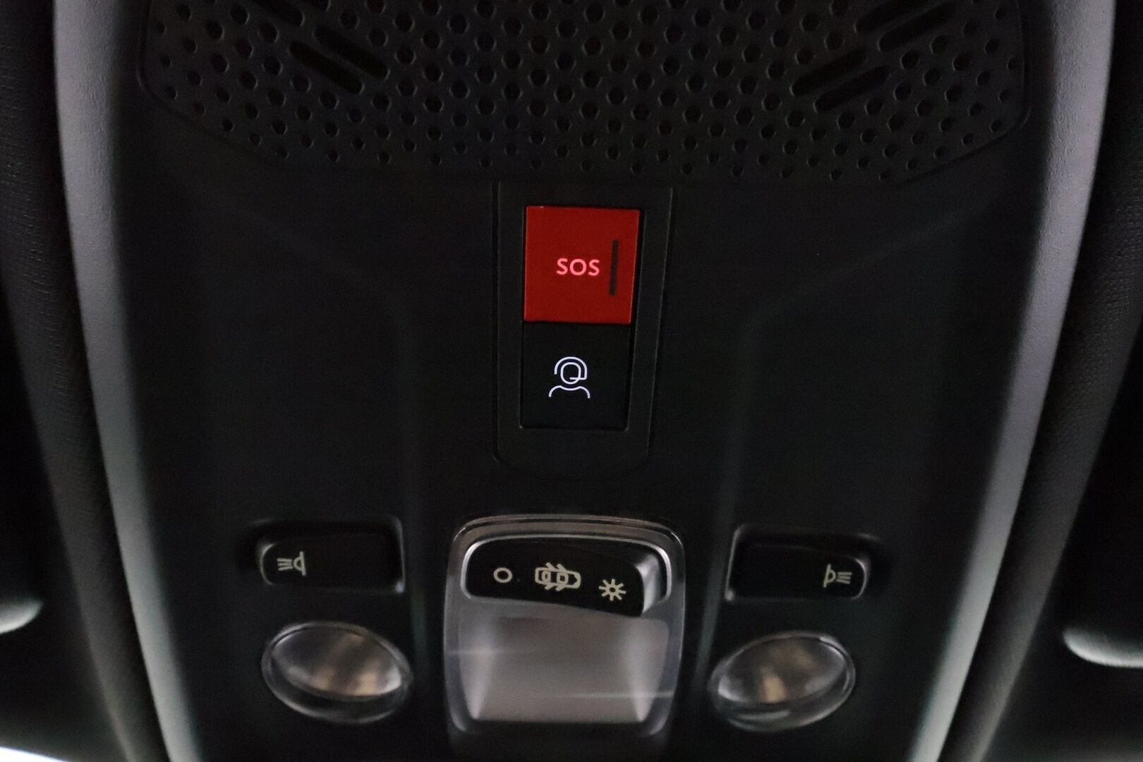 Peugeot e-2008 2023 Active 54 kWh 156 Automaatti **Lämpöpumppu / LED-valot / P.Tutkat / Ajolinjapilotti / Apple&Android** - Suomi-auto / Kahdet Renkaat