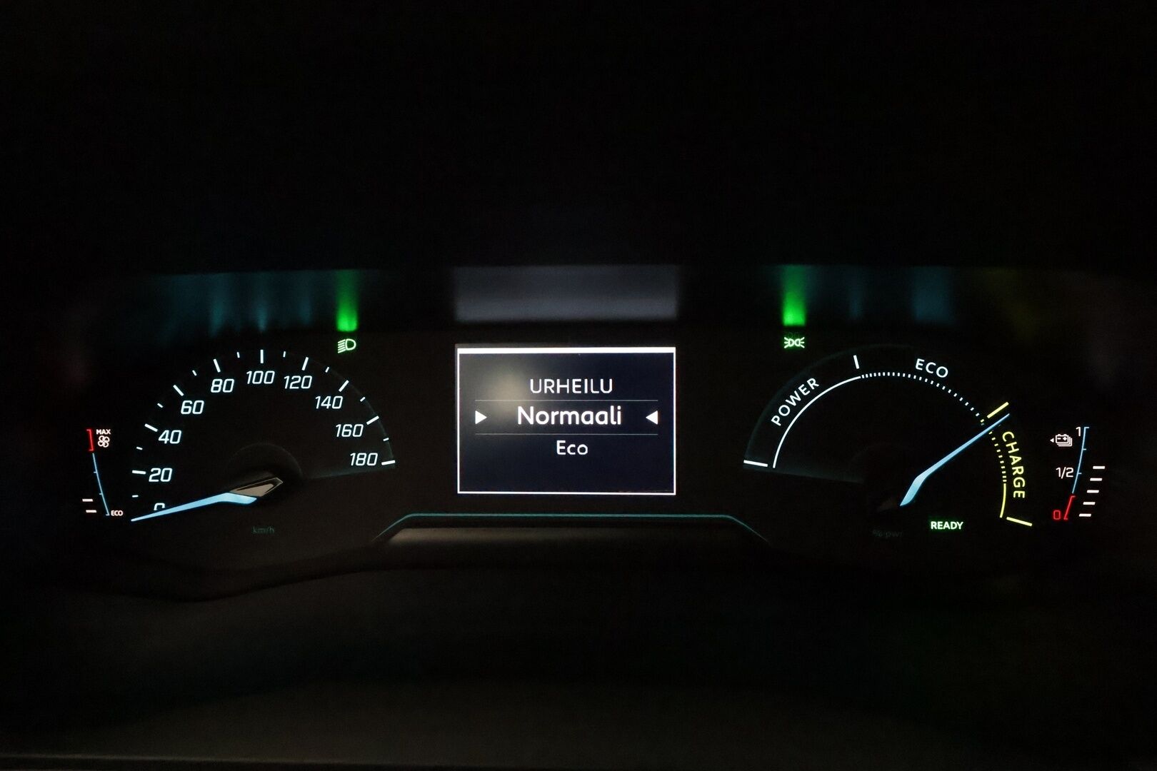 Peugeot e-2008 2023 Active 54 kWh 156 Automaatti **Lämpöpumppu / LED-valot / P.Tutkat / Ajolinjapilotti / Apple&Android** - Suomi-auto / Kahdet Renkaat
