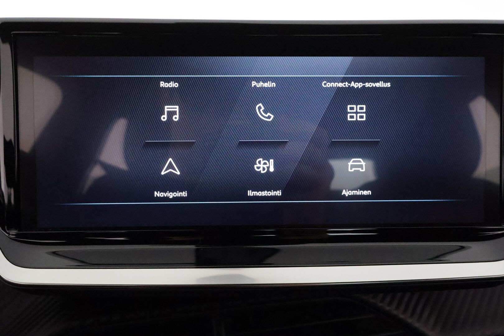 Peugeot e-2008 2023 Active 54 kWh 156 Automaatti **Lämpöpumppu / LED-valot / P.Tutkat / Ajolinjapilotti / Apple&Android** - Suomi-auto / Kahdet Renkaat