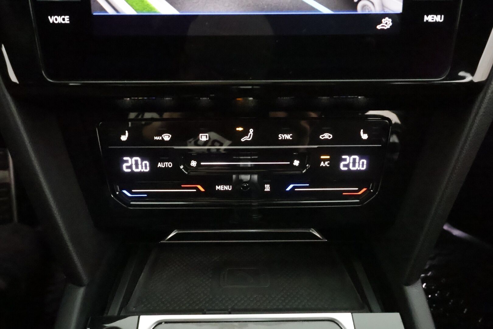 VOLKSWAGEN ARTEON 2022 Shooting Brake R-Line eHybrid 160 kW DSG * ACC / Webasto / LED / Koukku / Navi / keyless * - 2x Latauskaapelit / Kahdet renkaat aluvanteilla / Merkkihuollot