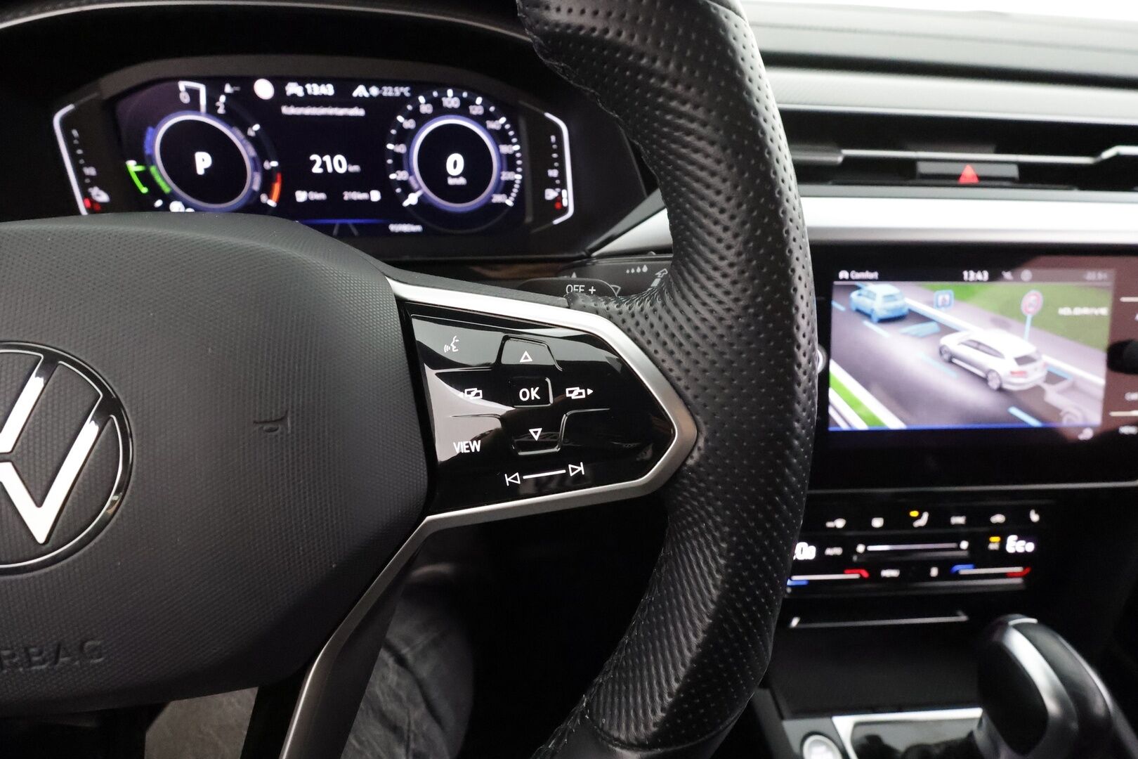 VOLKSWAGEN ARTEON 2022 Shooting Brake R-Line eHybrid 160 kW DSG * ACC / Webasto / LED / Koukku / Navi / keyless * - 2x Latauskaapelit / Kahdet renkaat aluvanteilla / Merkkihuollot - HULLUT AVAJAISHULINAT KORKOTARJOUS 3,29 %