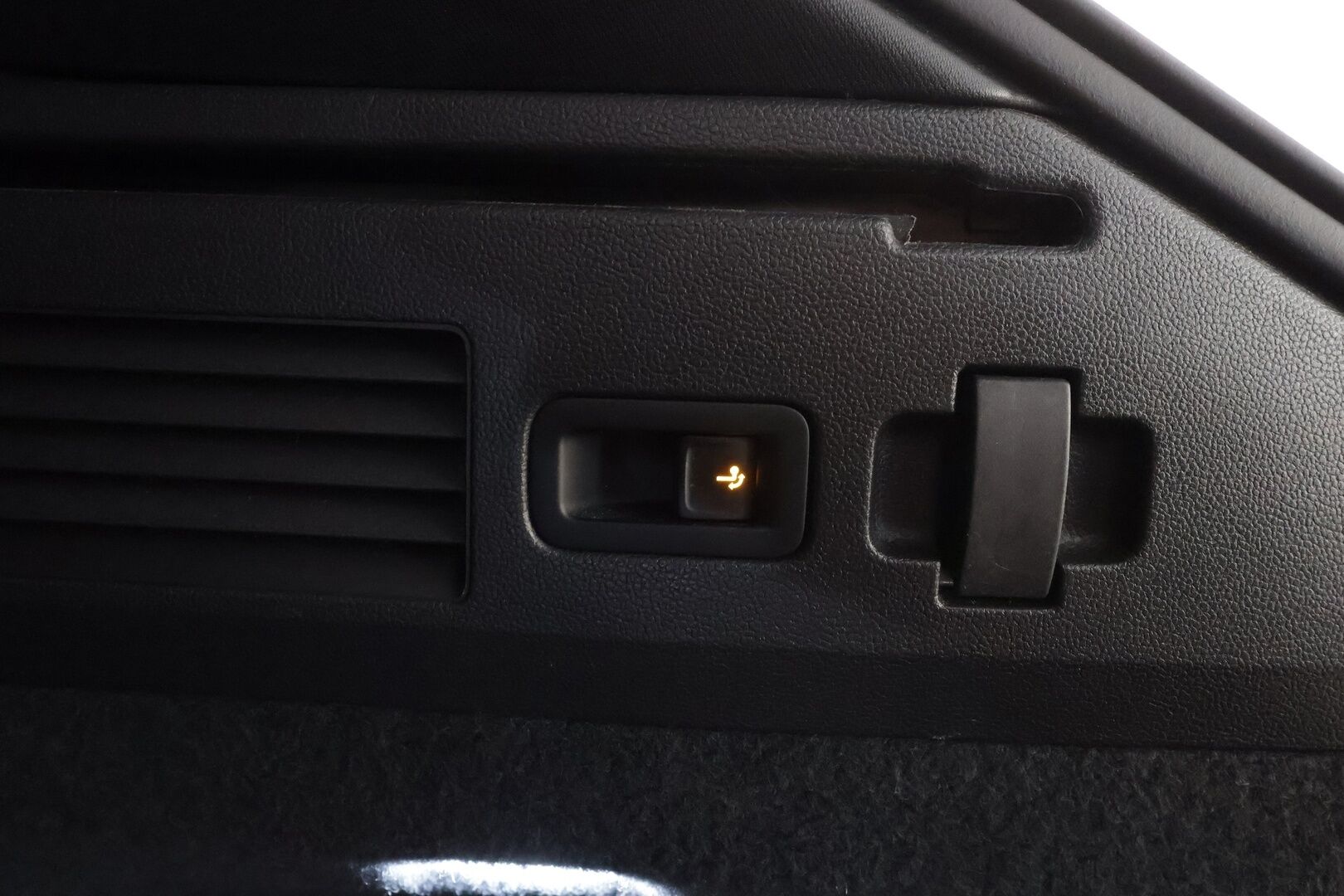 VOLKSWAGEN ARTEON 2022 Shooting Brake R-Line eHybrid 160 kW DSG * ACC / Webasto / LED / Koukku / Navi / keyless * - 2x Latauskaapelit / Kahdet renkaat aluvanteilla / Merkkihuollot - HULLUT AVAJAISHULINAT KORKOTARJOUS 3,29 %