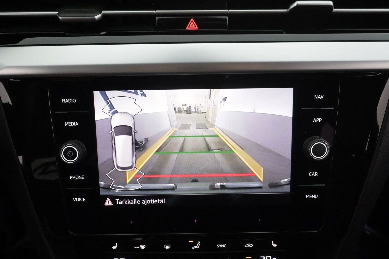 VOLKSWAGEN ARTEON 2022 Shooting Brake R-Line eHybrid 160 kW DSG * ACC / Webasto / LED / Koukku / Navi / keyless * - 2x Latauskaapelit / Kahdet renkaat aluvanteilla / Merkkihuollot - HULLUT AVAJAISHULINAT KORKOTARJOUS 3,29 %