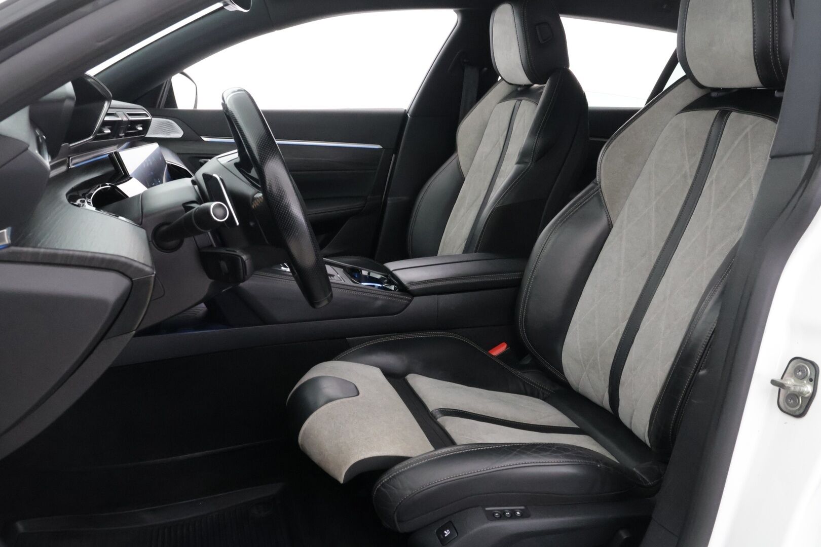 PEUGEOT 508 2020 SW GT line Hybrid 225 EAT8-aut - *Merkkihuollettu / Adapt. vakkari / Focal Sound System / Hierovat penkit / Keyless / P.kamera / Koukku *