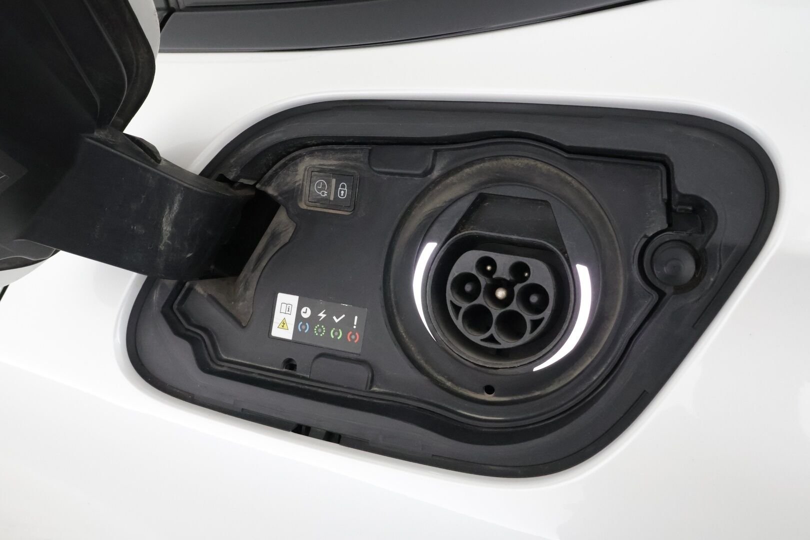 PEUGEOT 508 2020 SW GT line Hybrid 225 EAT8-aut - *Merkkihuollettu / Adapt. vakkari / Focal Sound System / Hierovat penkit / Keyless / P.kamera / Koukku *