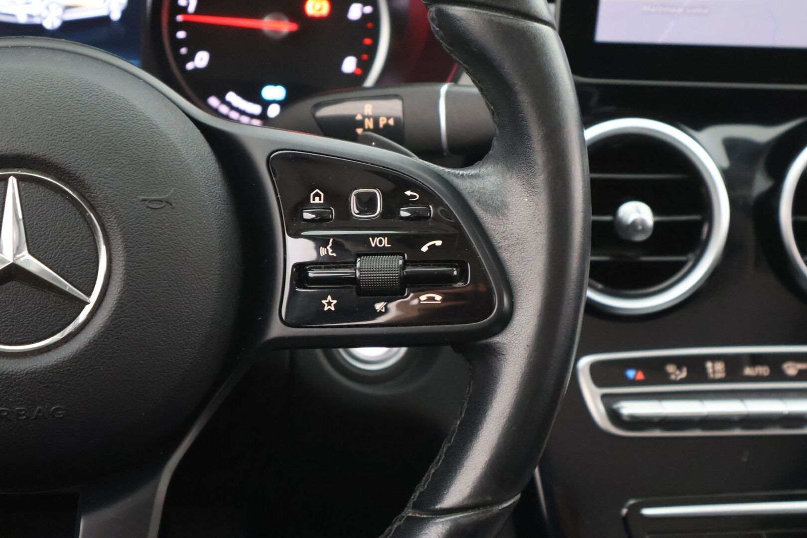 MERCEDES-BENZ C 2020 300 de T A Business Avantgarde Edition EQ Power * Adapt.Vakkari / Kaistavahti / BLIS / Navi / Apple&Android / Koukku * - * Sport-penkit / Vetokoukku (puskurin alle taittuva) / ACC / Tutkat * 