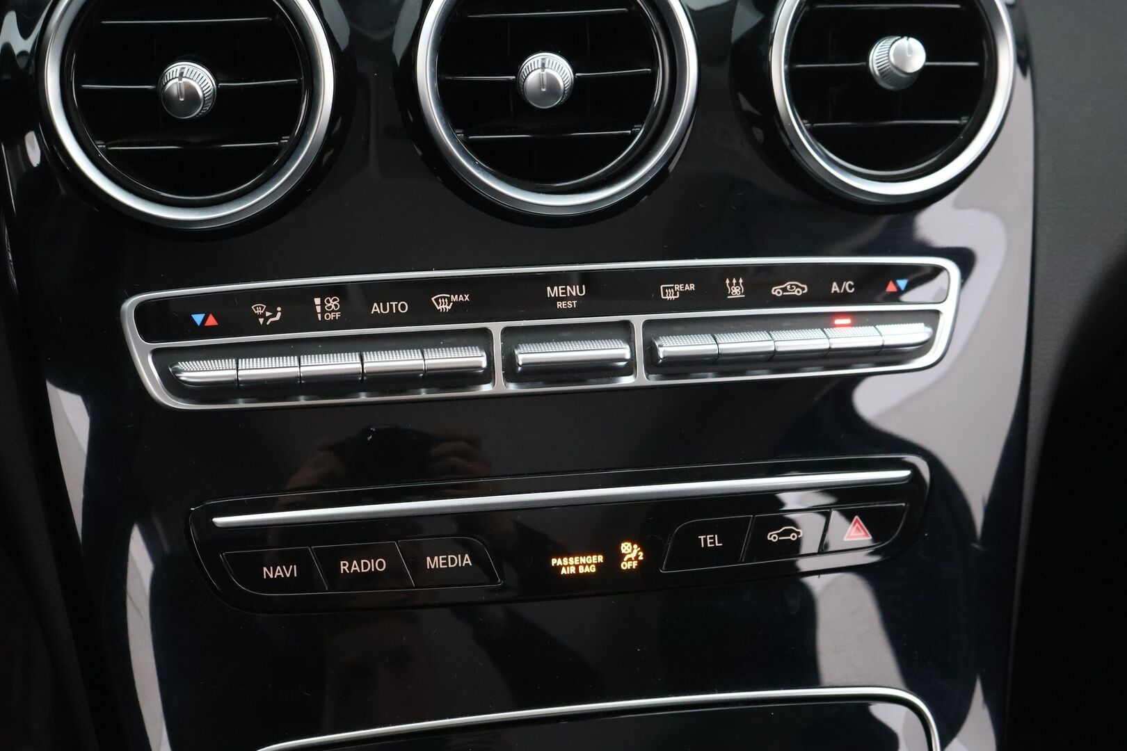 MERCEDES-BENZ C 2020 300 de T A Business Avantgarde Edition EQ Power * Adapt.Vakkari / Kaistavahti / BLIS / Navi / Apple&Android / Koukku * - * Sport-penkit / Vetokoukku (puskurin alle taittuva) / ACC / Tutkat * 