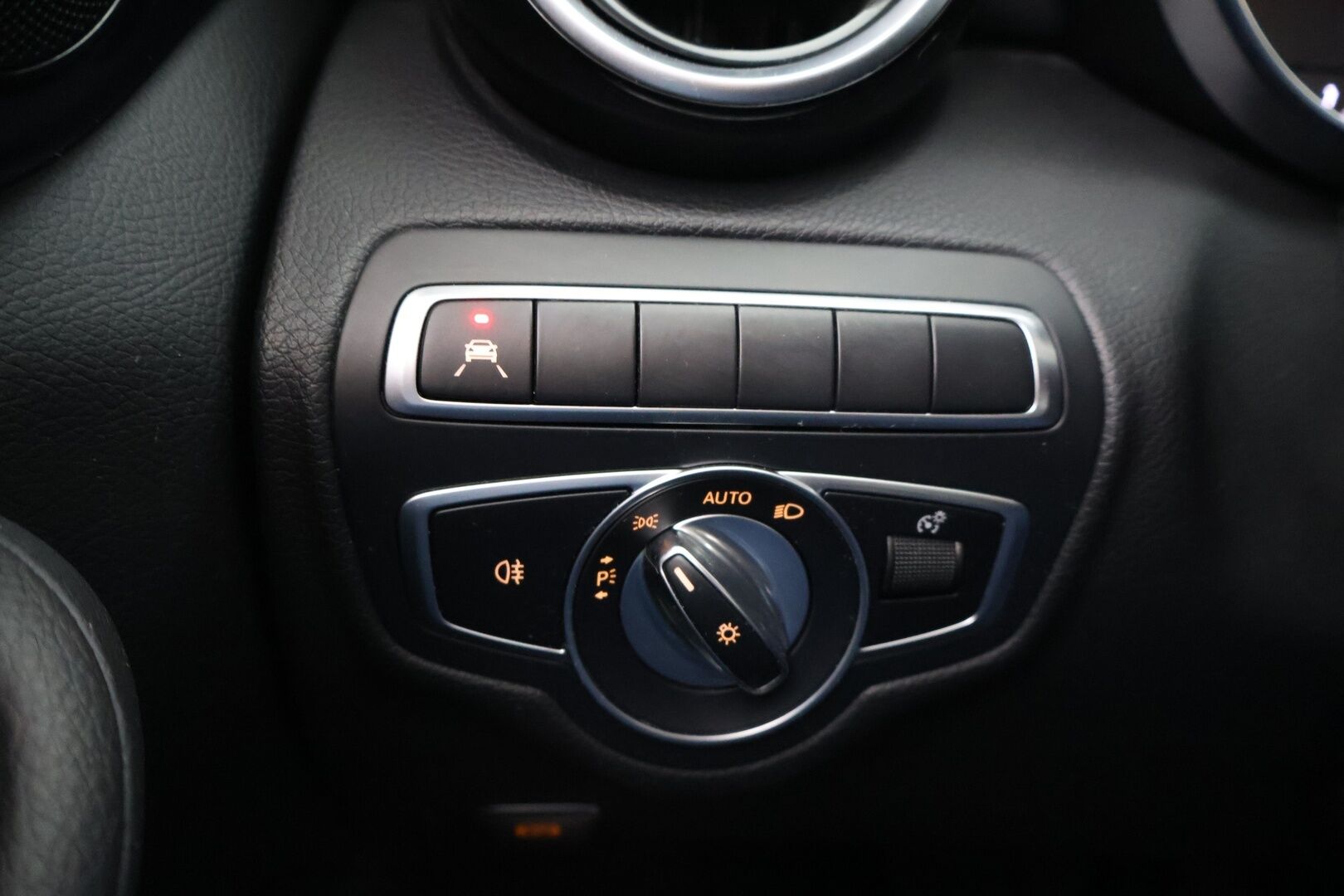 MERCEDES-BENZ C 2020 300 de T A Business Avantgarde Edition EQ Power * Adapt.Vakkari / Kaistavahti / BLIS / Navi / Apple&Android / Koukku * - * Sport-penkit / Vetokoukku (puskurin alle taittuva) / ACC / Tutkat * 