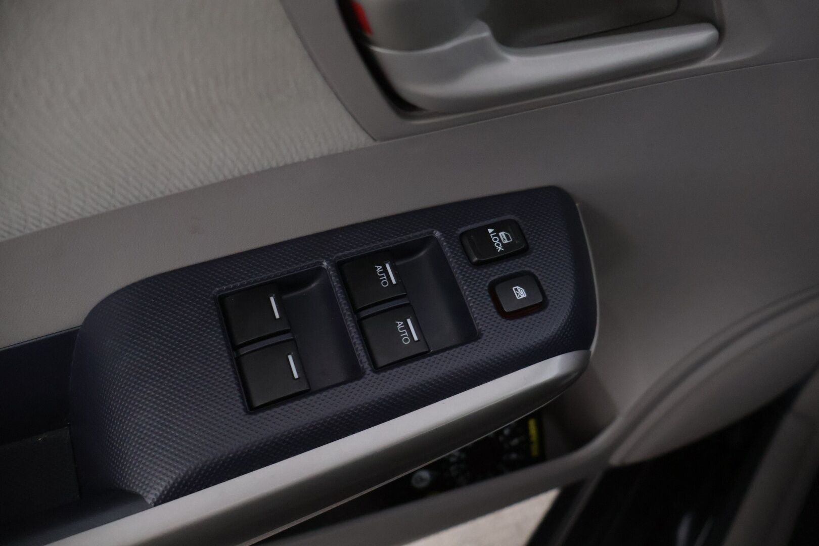 Honda Insight 2010 5D 1,3 Comfort Business - * Vähän ajettu. Juuri tullut! * - HULLUT VÄLIPÄIVÄT KORKOTARJOUS 2,49%