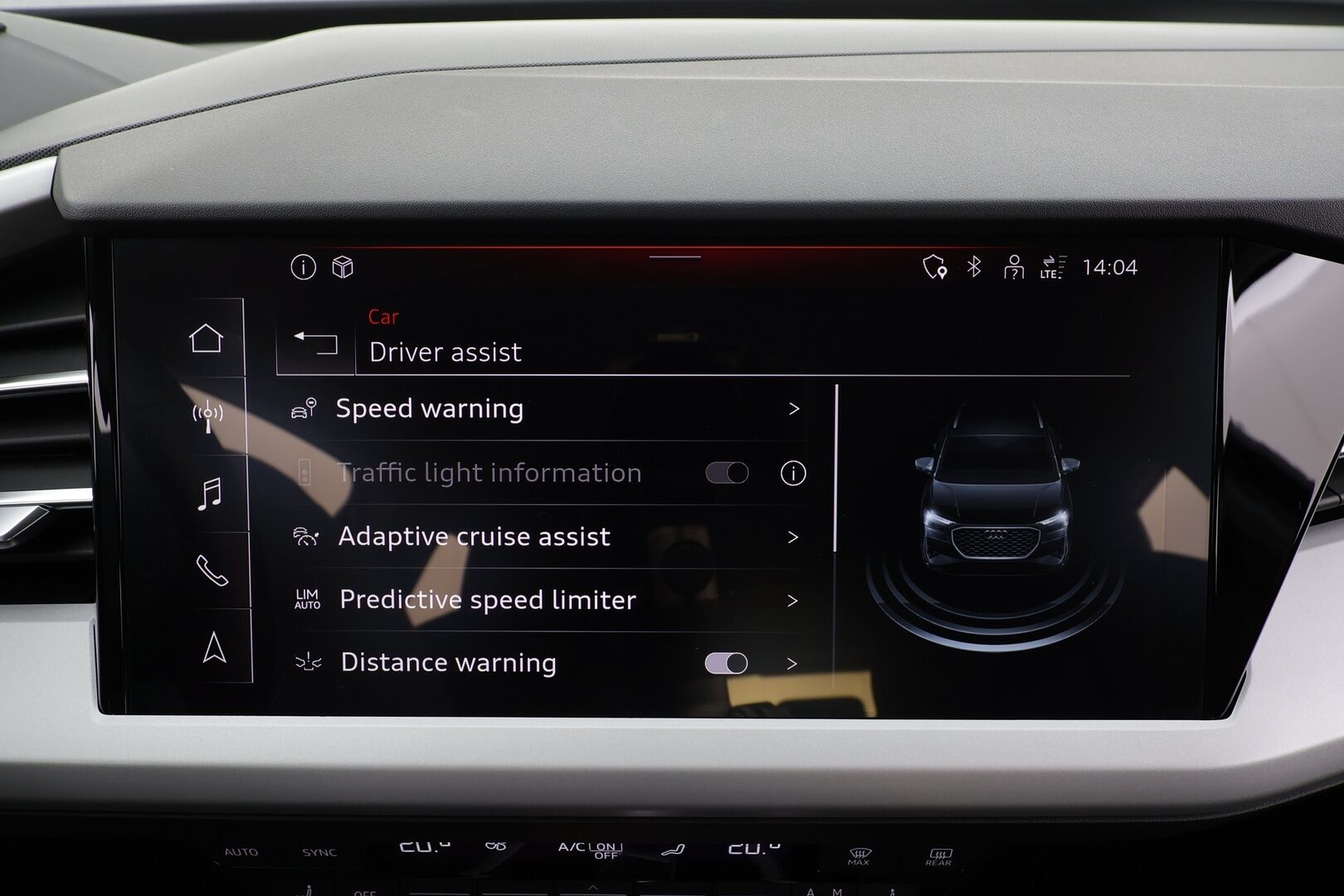 Audi Q4 e-tron 2024 e-tron 40 * ACC / P.kamera / LED / Navi / ILP / Koukku / Sporttipenkit * - 1.Om Suomi-auto / Akku kuntotarkastettu / Kahdet renkaat aluvanteilla / Merkkihuollettu