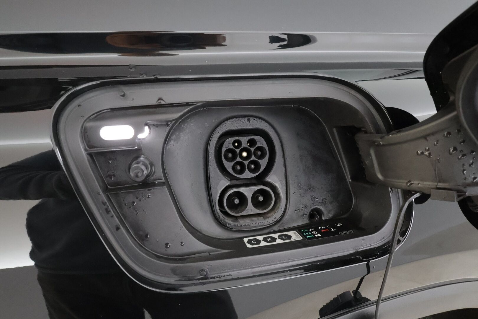 Audi Q4 e-tron 2024 e-tron 40 * ACC / P.kamera / LED / Navi / ILP / Koukku / Sporttipenkit * - 1.Om Suomi-auto / Akku kuntotarkastettu / Kahdet renkaat aluvanteilla / Merkkihuollettu