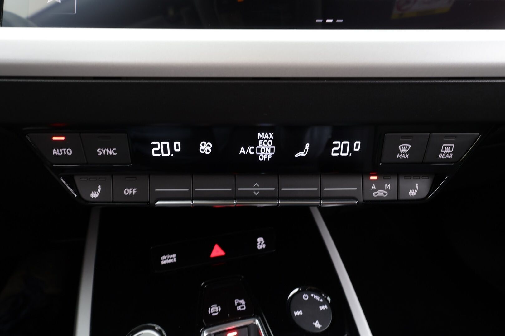 Audi Q4 e-tron 2024 e-tron 40 * ACC / P.kamera / LED / Navi / ILP / Koukku / Sporttipenkit * - 1.Om Suomi-auto / Kahdet renkaat aluvanteilla / Merkkihuollettu - HULLU BLACKWEEK KORKOTARJOUS 2,49%