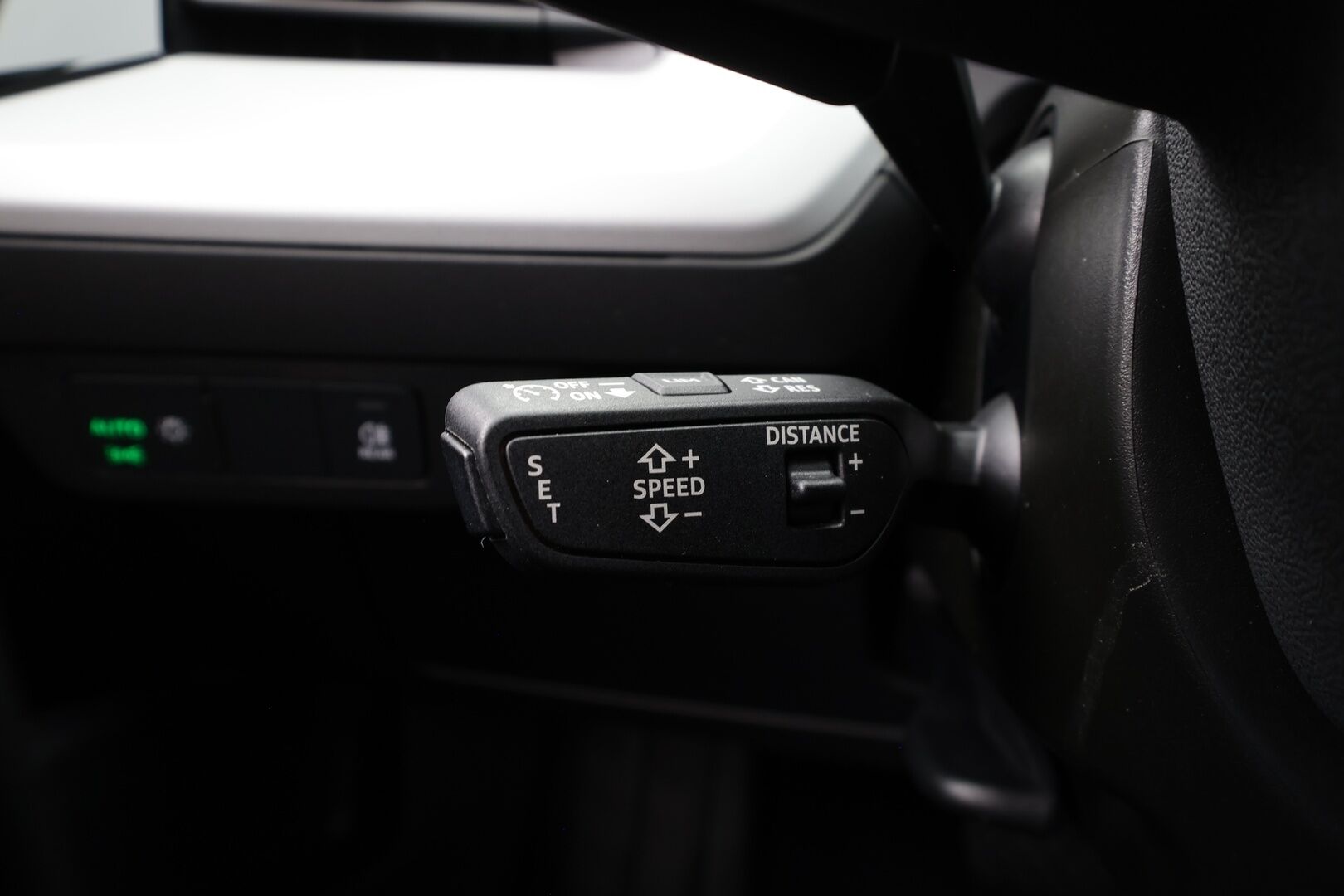 Audi Q4 e-tron 2024 e-tron 40 * ACC / P.kamera / LED / Navi / ILP / Koukku / Sporttipenkit * - 1.Om Suomi-auto / Akku kuntotarkastettu / Kahdet renkaat aluvanteilla / Merkkihuollettu