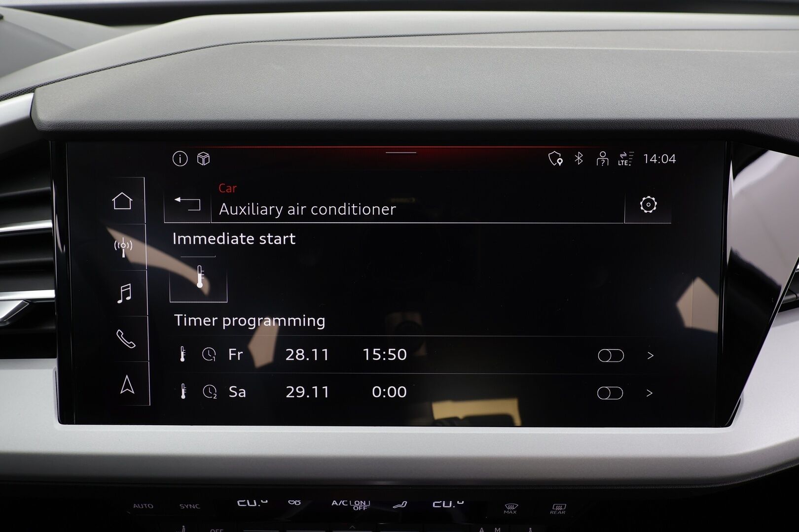 Audi Q4 e-tron 2024 e-tron 40 * ACC / P.kamera / LED / Navi / ILP / Koukku / Sporttipenkit * - 1.Om Suomi-auto / Kahdet renkaat aluvanteilla / Merkkihuollettu - HULLU BLACKWEEK KORKOTARJOUS 2,49%