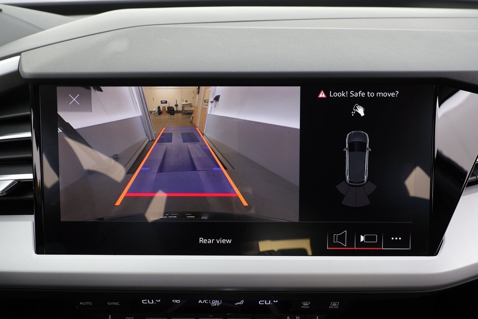 Audi Q4 e-tron 2024 e-tron 40 * ACC / P.kamera / LED / Navi / ILP / Koukku / Sporttipenkit * - 1.Om Suomi-auto / Kahdet renkaat aluvanteilla / Merkkihuollettu - HULLU BLACKWEEK KORKOTARJOUS 2,49%