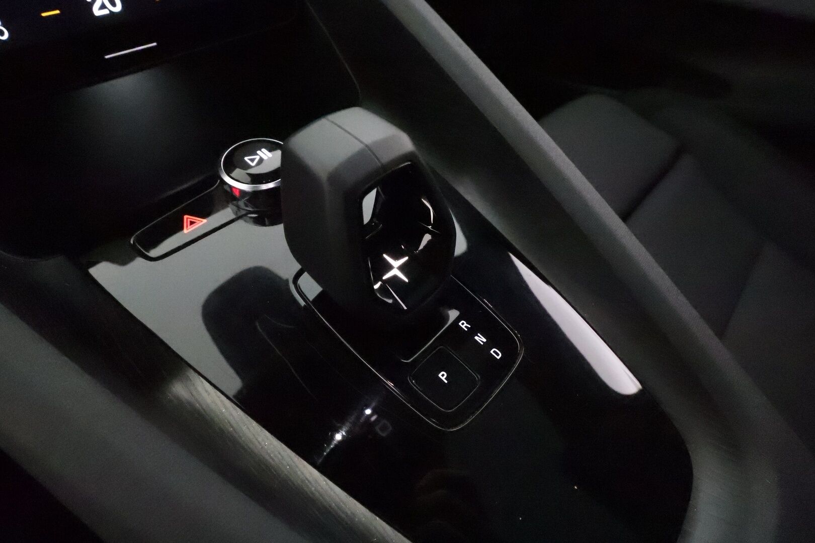 Polestar 2 2021 Performance *ACC / H&K / 360° / Muistipenkki / Pixel LED / Lasikatto / Navi / BLIS / KeylessGo* - Akku kuntotarkastettu!