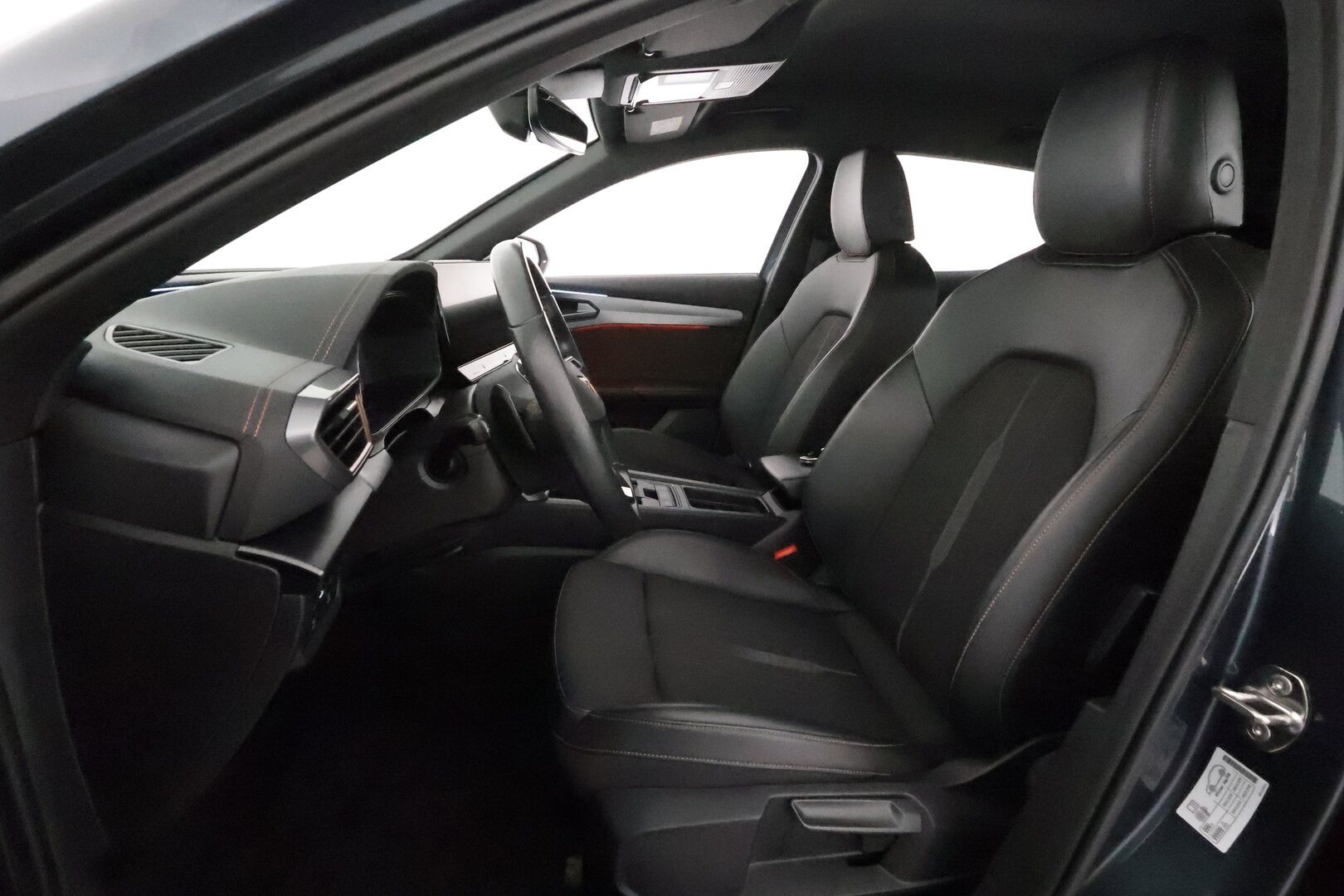 Cupra Formentor 2021 1.4 PHEV 150 kW e-HYBRID DSG **Adapt.Vakkari / LED-valot / P.Kamera / Digimittaristo / Navi / Kaistavahti / Keyless** - 2x Latauskaapelit / Kahdet Renkaat