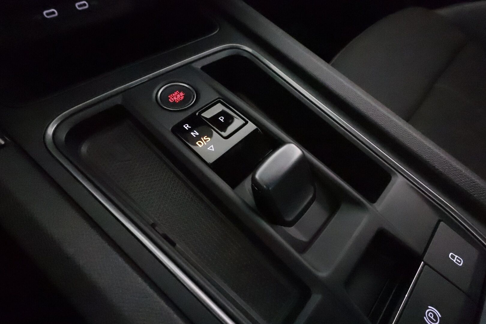 Cupra Formentor 2021 1.4 PHEV 150 kW e-HYBRID DSG **Adapt.Vakkari / LED-valot / P.Kamera / Digimittaristo / Navi / Kaistavahti / Keyless** - 2x Latauskaapelit / Kahdet Renkaat