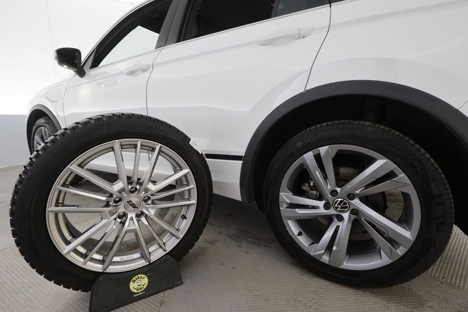 Volkswagen Tiguan 2024 R-Line Business eHybrid 180 kW DSG-automaatti - | ACC | Matrix | Koukku | Muistinahat | Digimittari | Travel assist | Keyless | 1-om suomi-auto | 