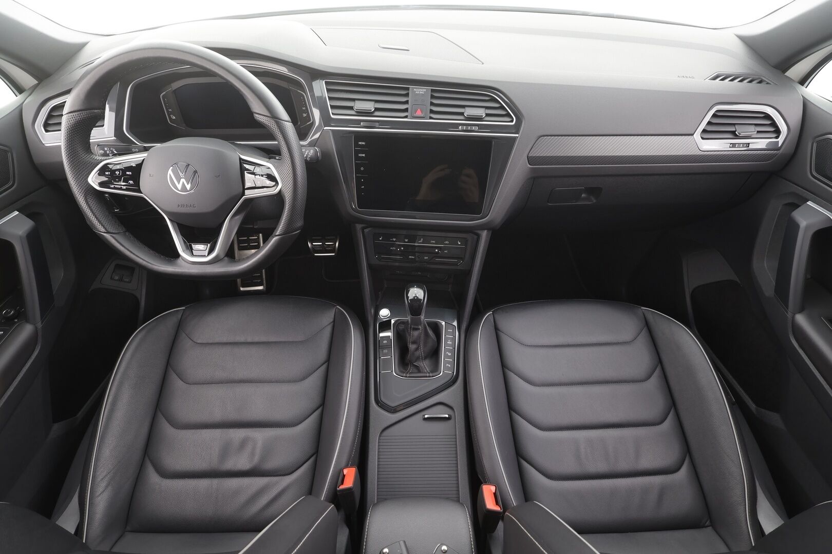 Volkswagen Tiguan 2024 R-Line Business eHybrid 180 kW DSG-automaatti - | ACC | Matrix | Koukku | Muistinahat | Digimittari | Travel assist | Keyless | 1-om suomi-auto | 