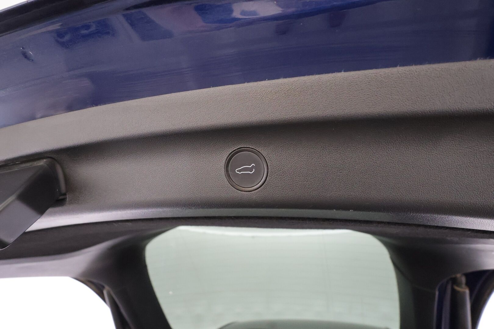 Tesla Model Y 2023 RWD - | Koukku | ILP | Lasikatto | ACC | Matrix-LED | P.Kamera | Muistipenkki | Premium Audio | Navi | Kaistavahti | Keyless | 2x Latauskaapelit | Kahdet renkaat | 1-om Suomi-auto |