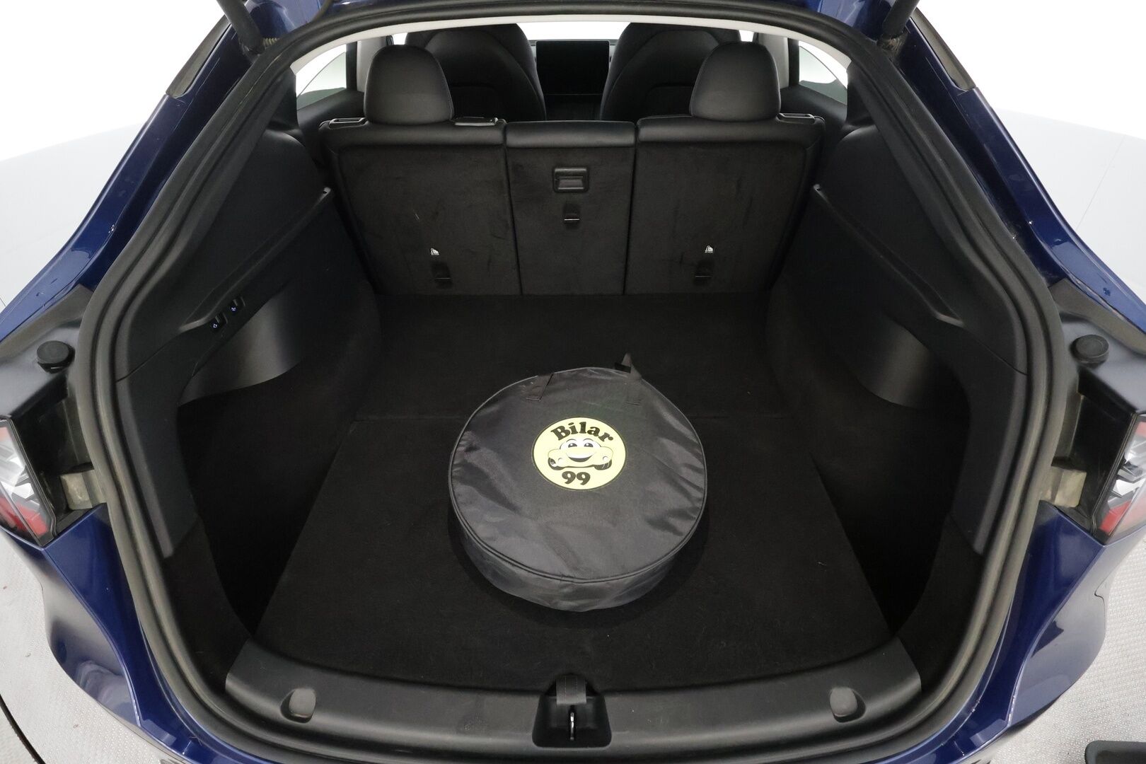 Tesla Model Y 2023 RWD - | Koukku | ILP | Lasikatto | ACC | Matrix-LED | P.Kamera | Muistipenkki | Premium Audio | Navi | Kaistavahti | Keyless | 2x Latauskaapelit | Kahdet renkaat | 1-om Suomi-auto |